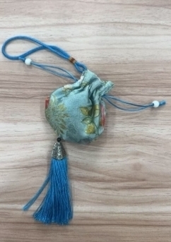 CF6908  香包（颜色随机）$39/1 $100/3