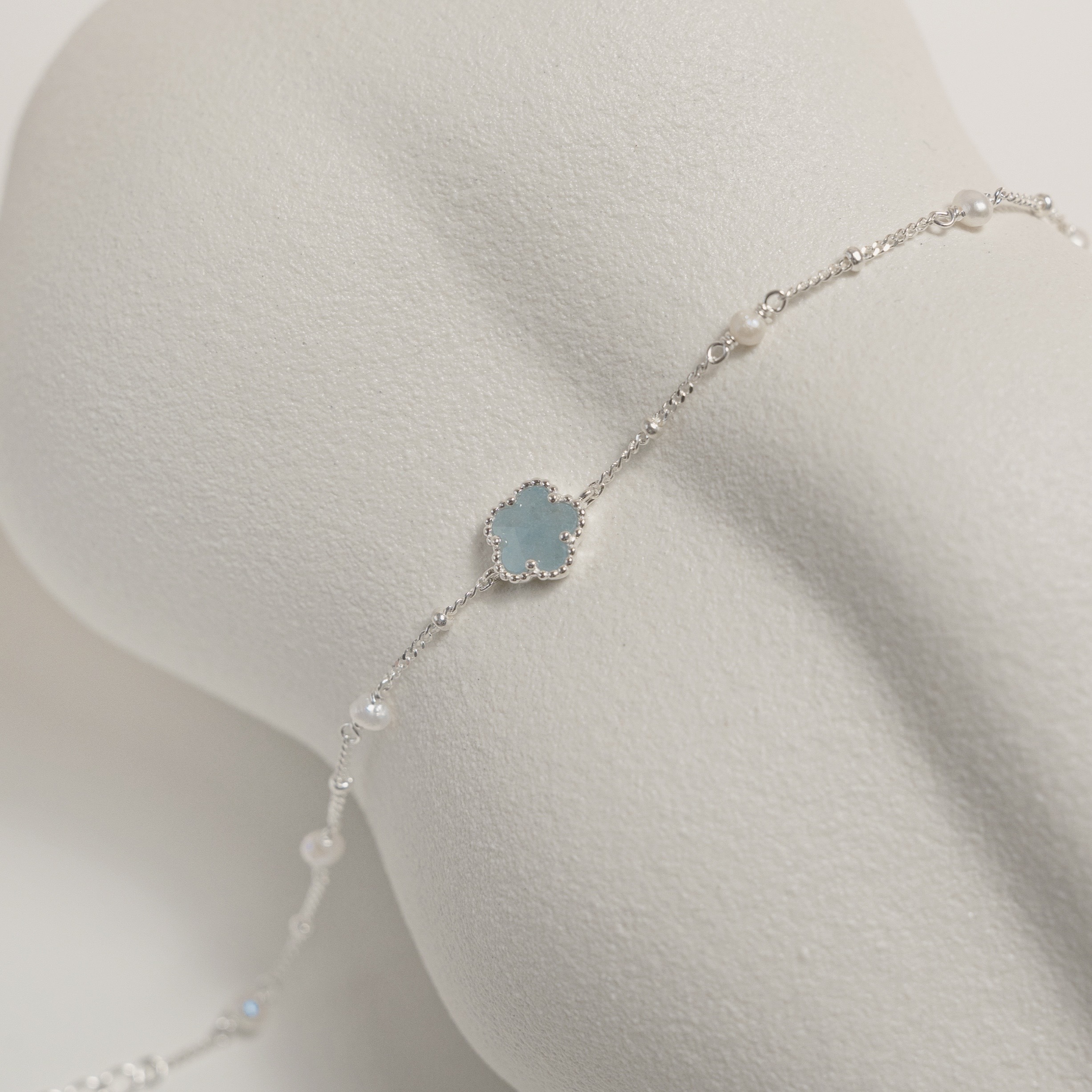 滾珠邊花朵水藍石英珍珠細珠手鍊