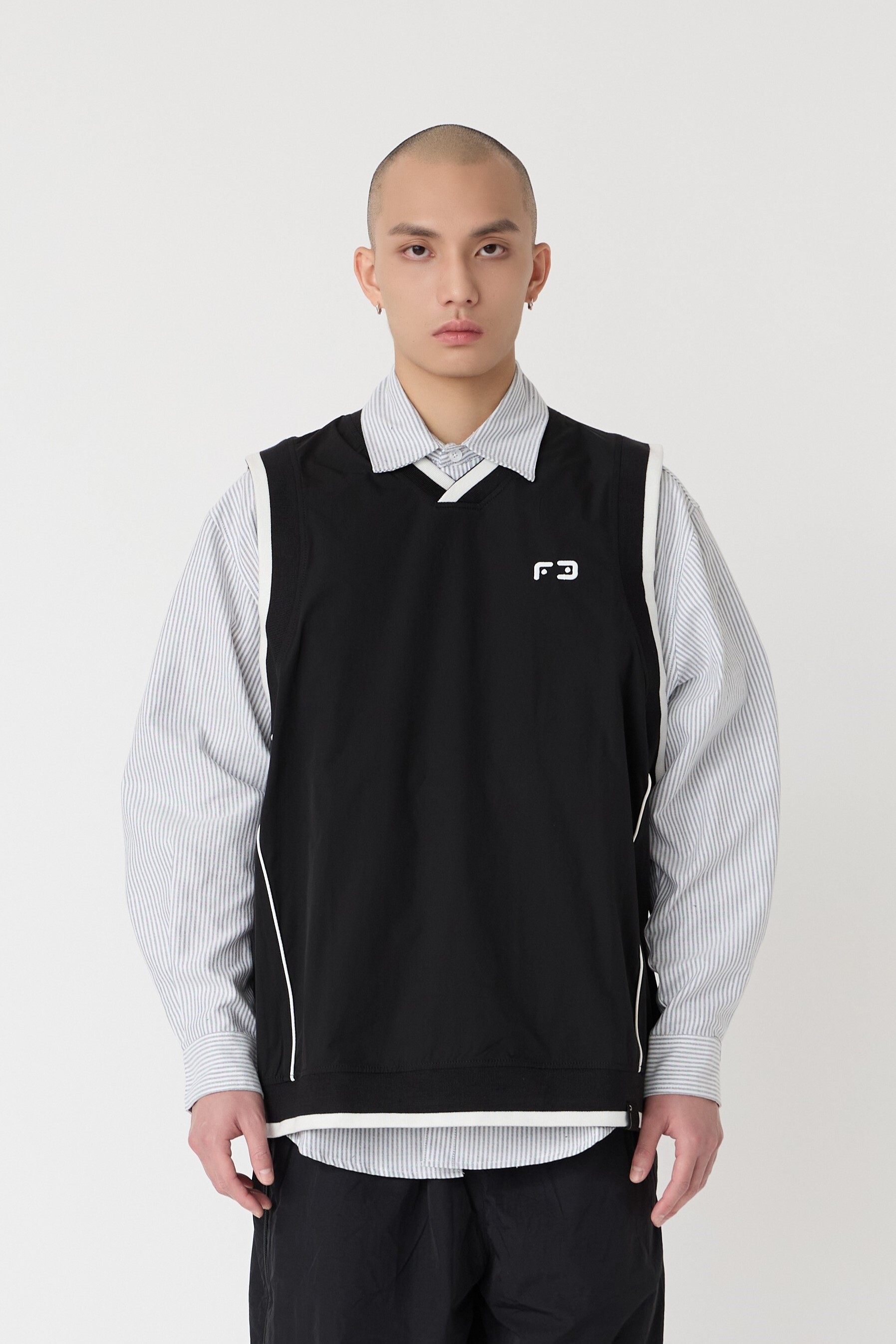 NOIR 美式高校拼色V領背心