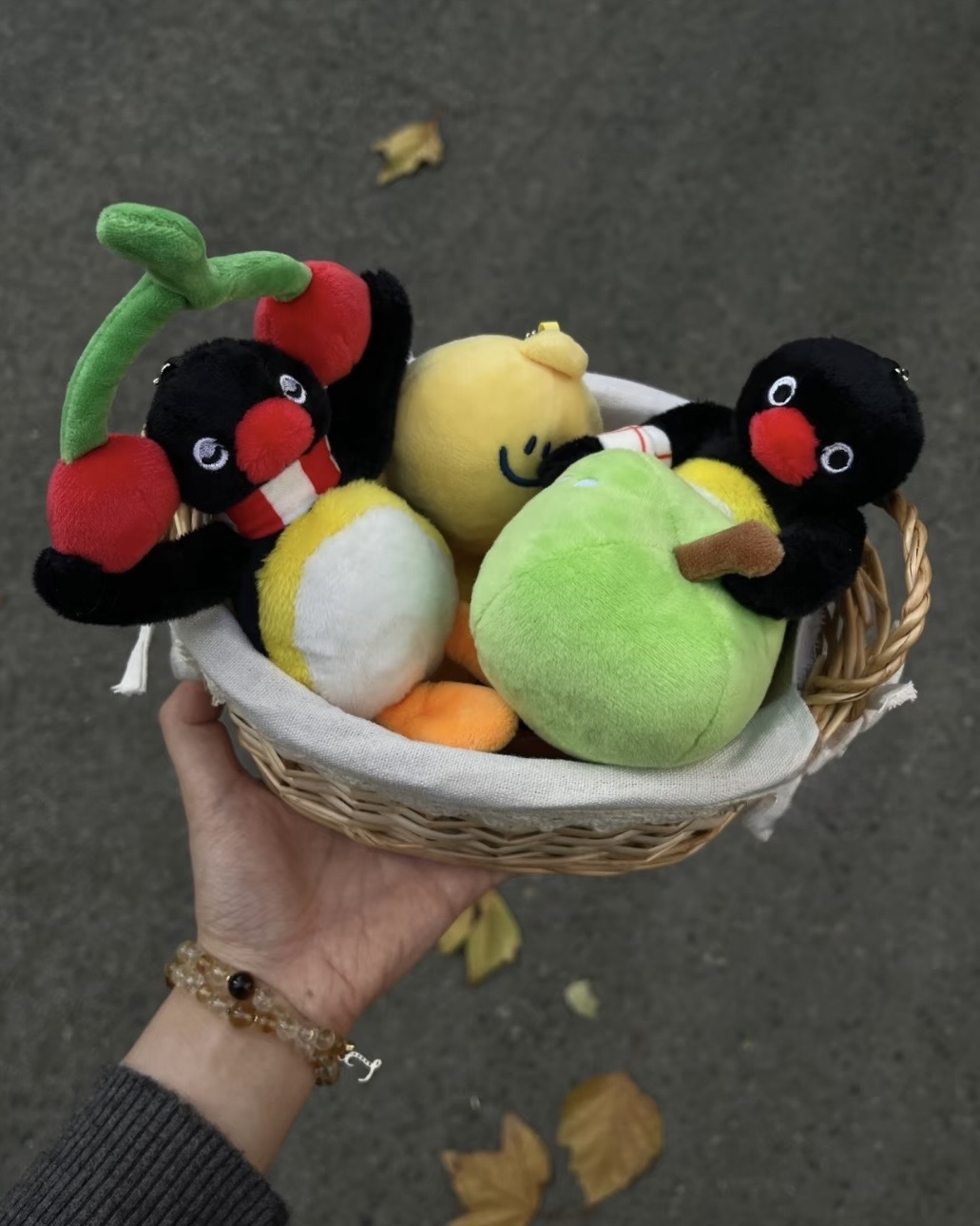 PINGU 企鵝家族 正版授權 創意水果系列 櫻桃 蘋果 鑰匙圈 吊飾 / 預購