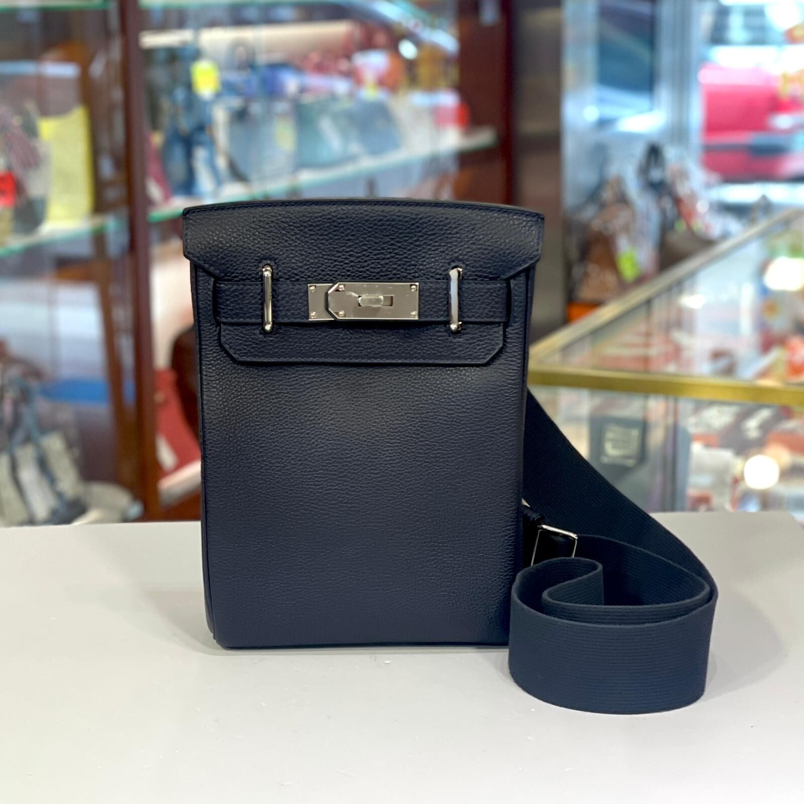 未使用品!!! 全新HERMES背包, HAC A DOS,  U刻 3Y深藍色TOGO銀扣 #BRAND NEW #香榭站正品