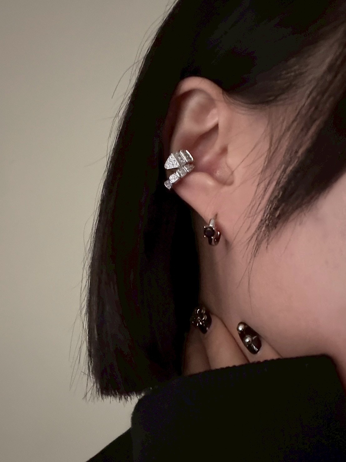 魅惑人心 爆閃蛇形環繞耳骨夾