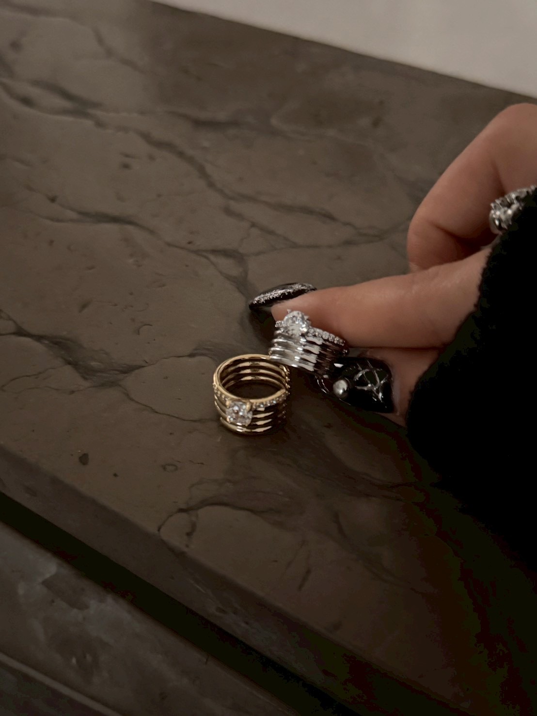 Stylish鑲鑽 多層金屬圈耳骨夾 2colors