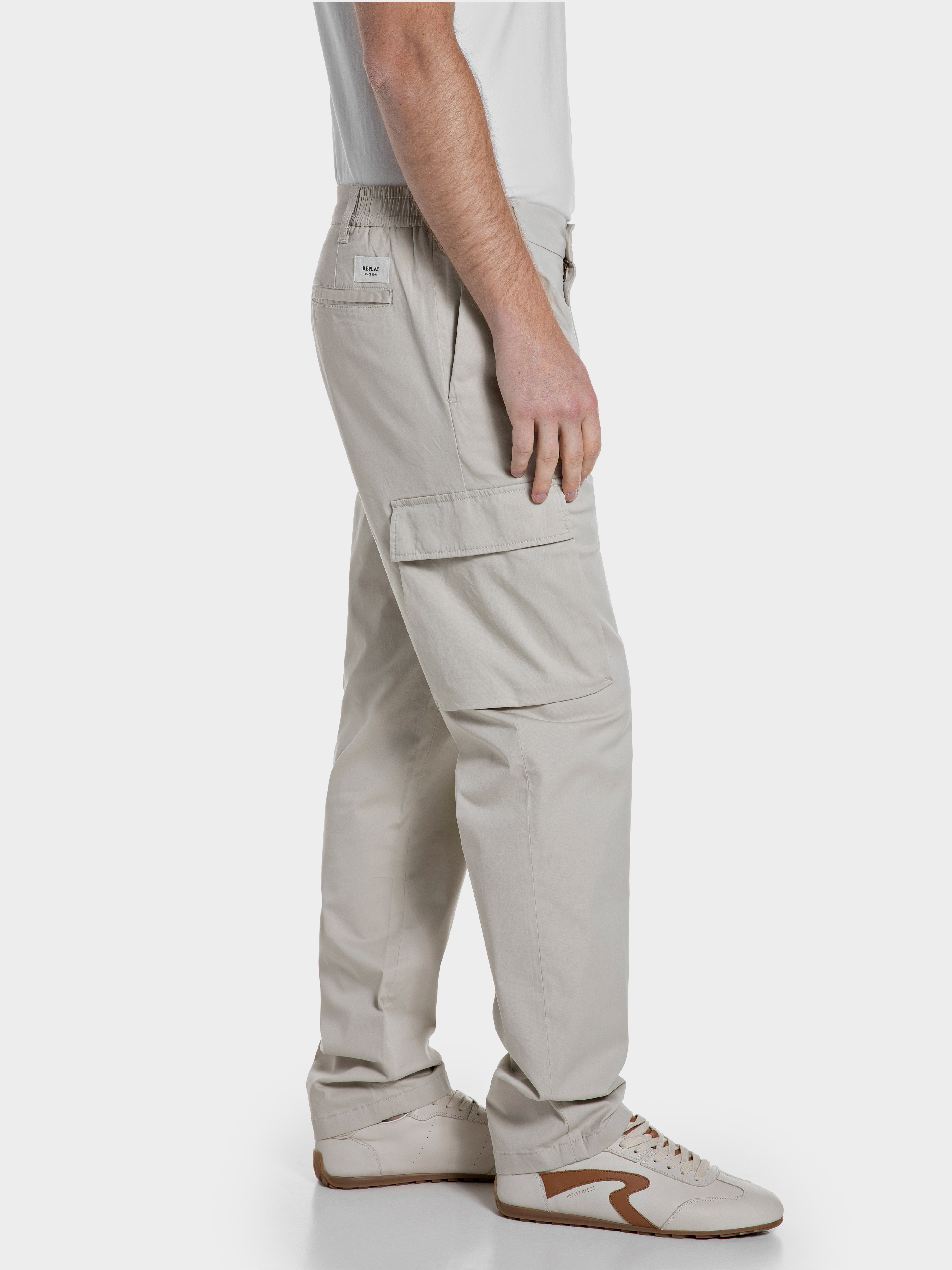 ADHANN 淺灰色錐形剪裁長褲