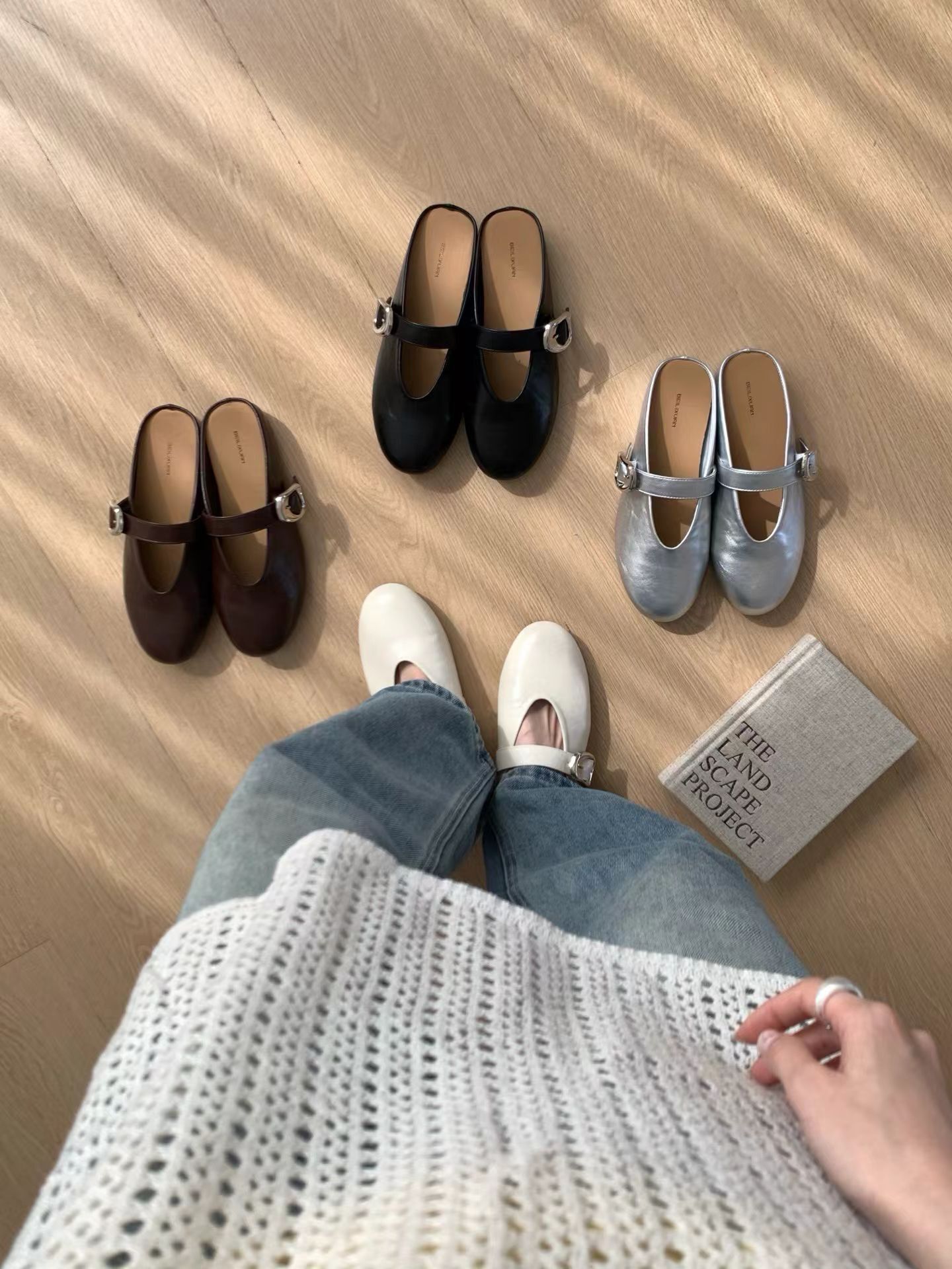 V型剪裁一字包頭拖