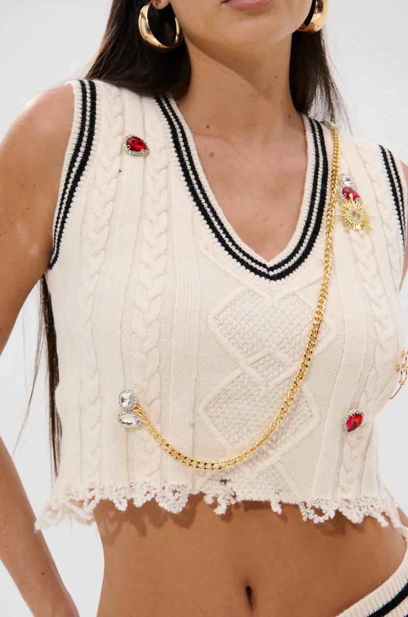 Ivory米白色 麻花針織荷葉飾邊珠寶鍊飾短上衣+荷葉飾邊短裙套裝