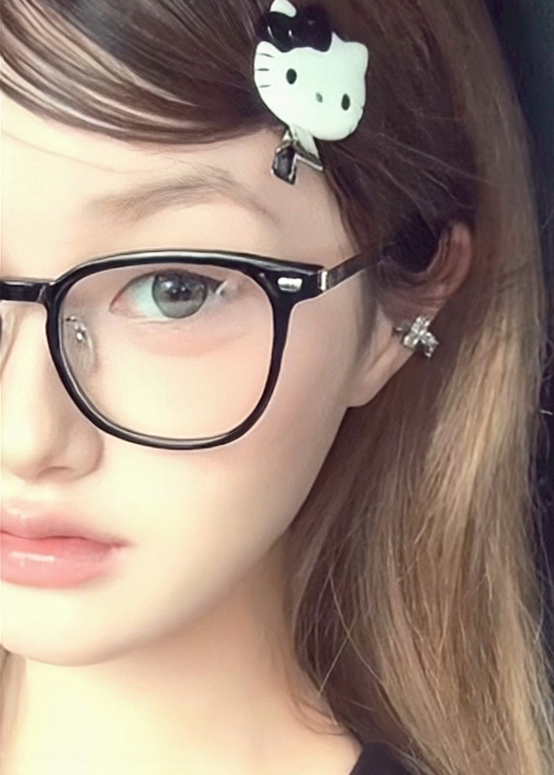 出片搭子 爆閃十字耳骨夾