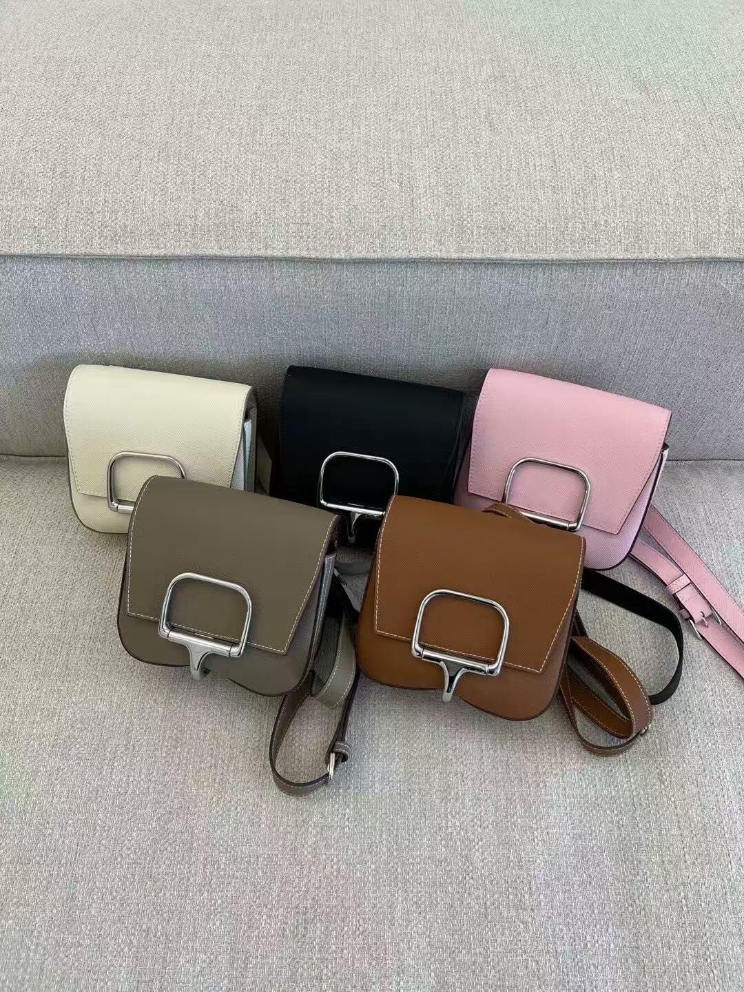 18-【 mini屁股包】