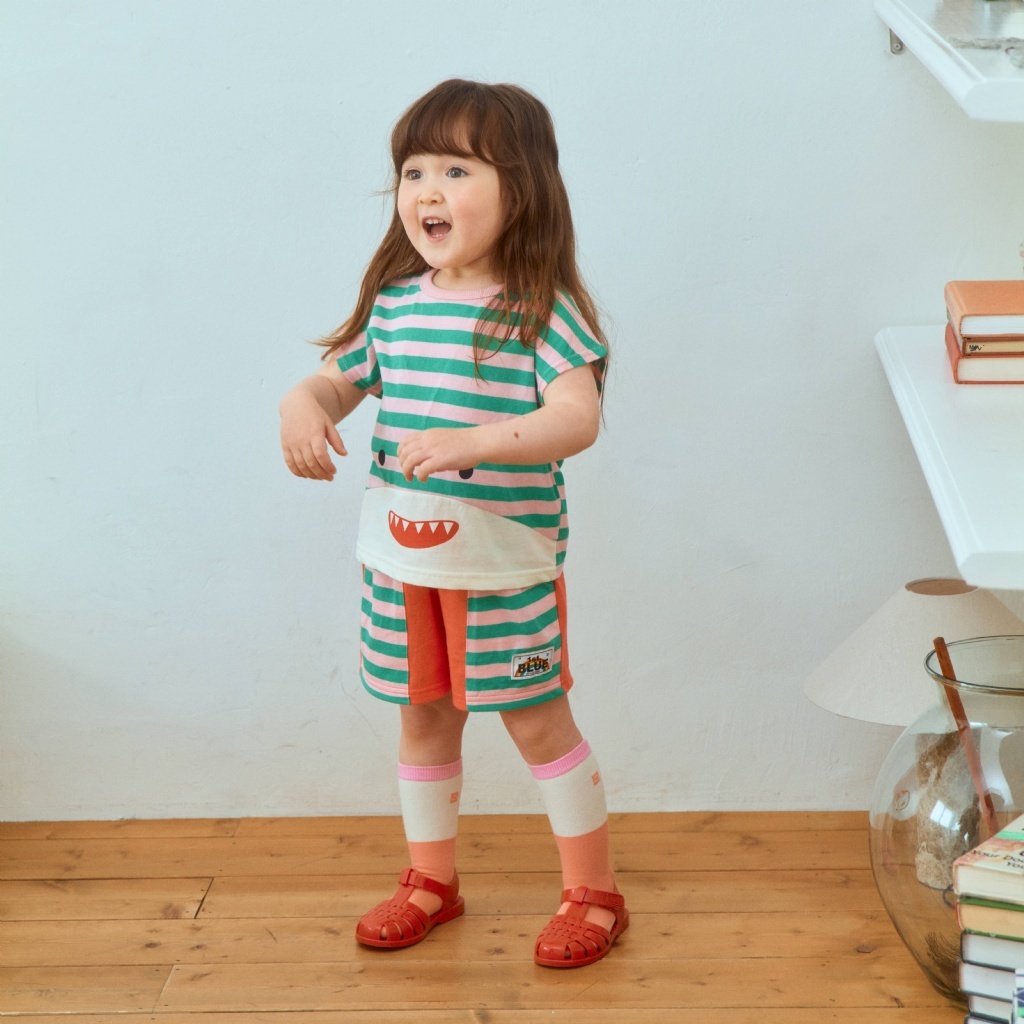 正韓夏 1stblue 日式橫條彩虹小標短褲