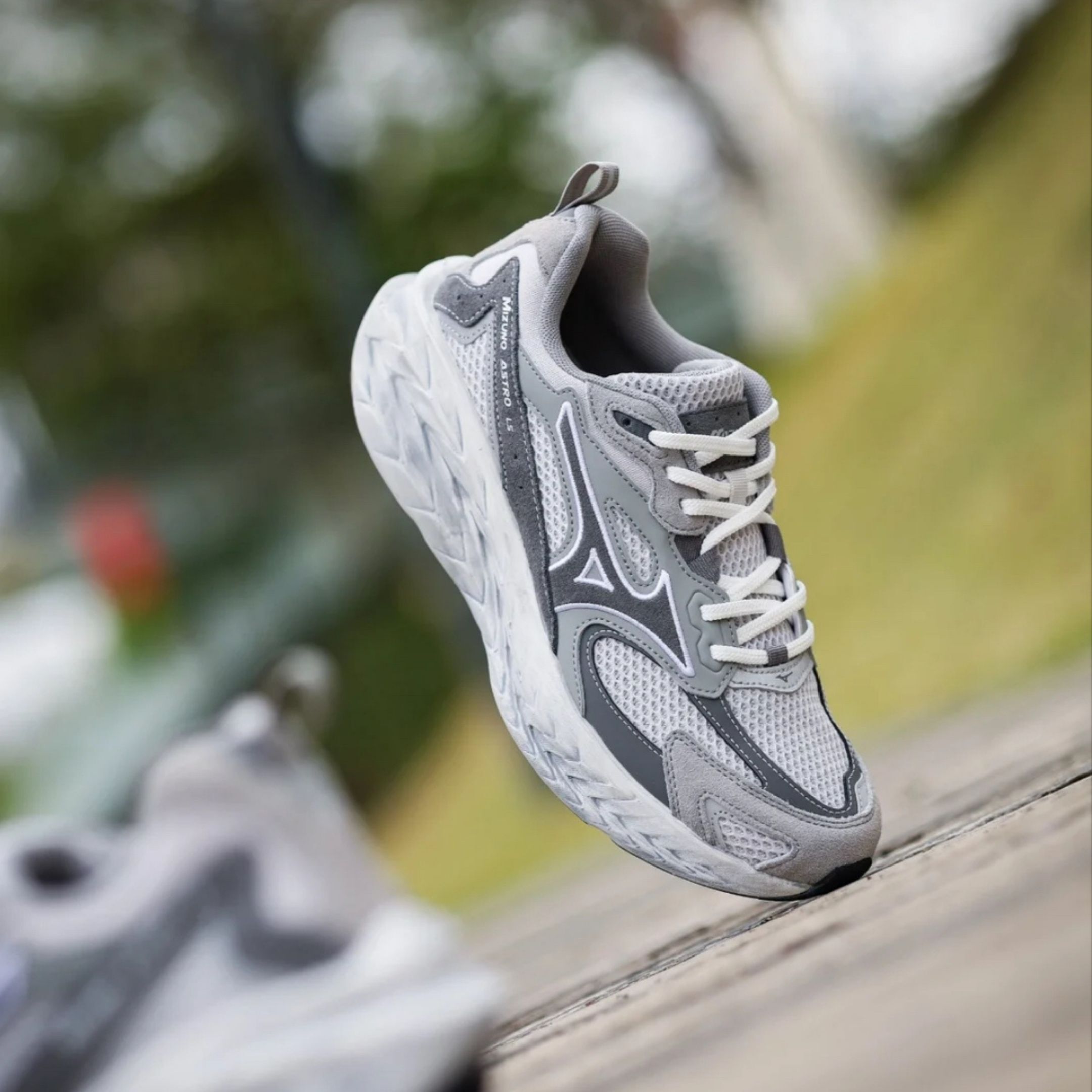 NICEDAY 代購 Mizuno Astro LS 灰 做舊 復古 灰白 慢跑 機能 D1GH252106