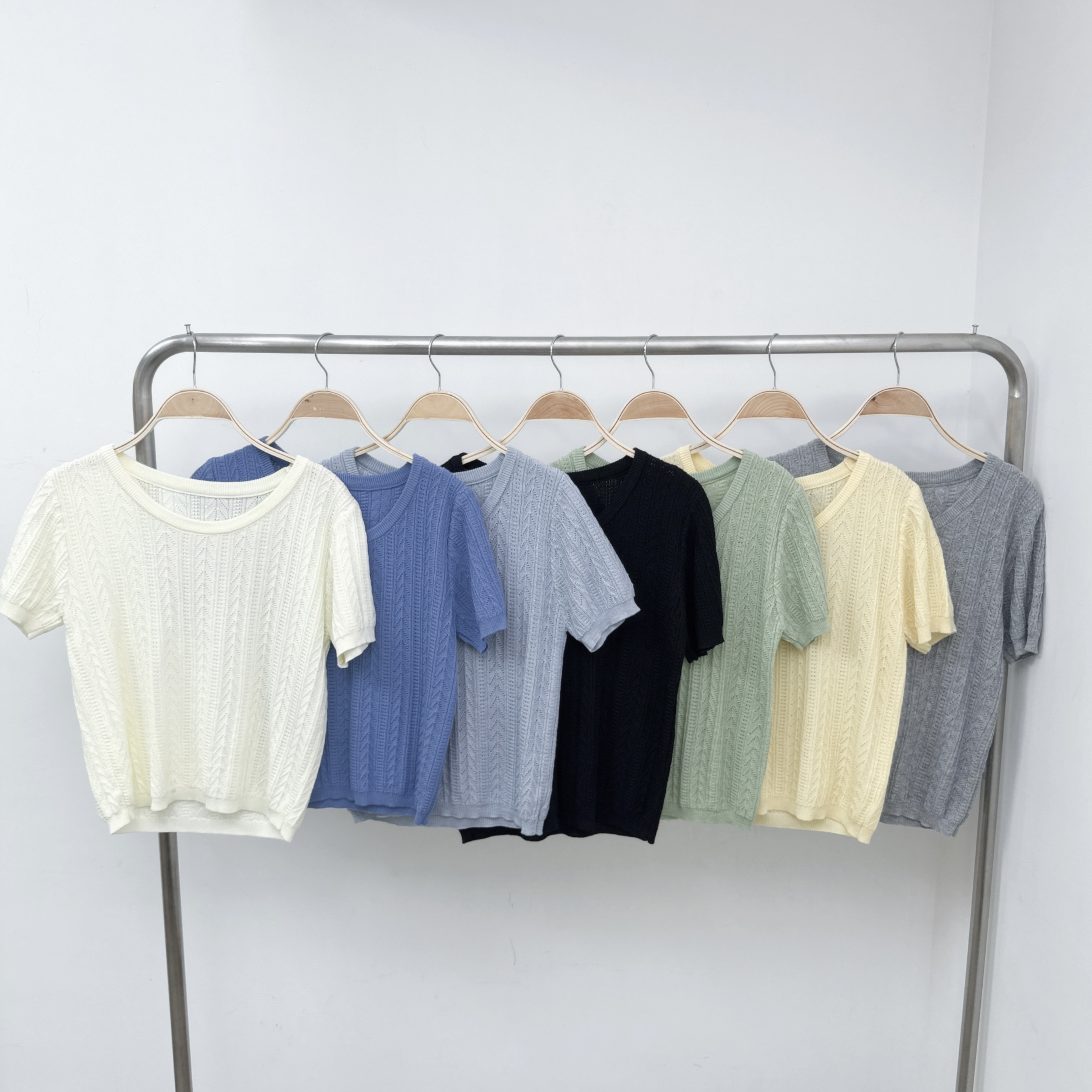 【預訂】箭咀通花直紋彈性針織短袖TOP (C1-C7)