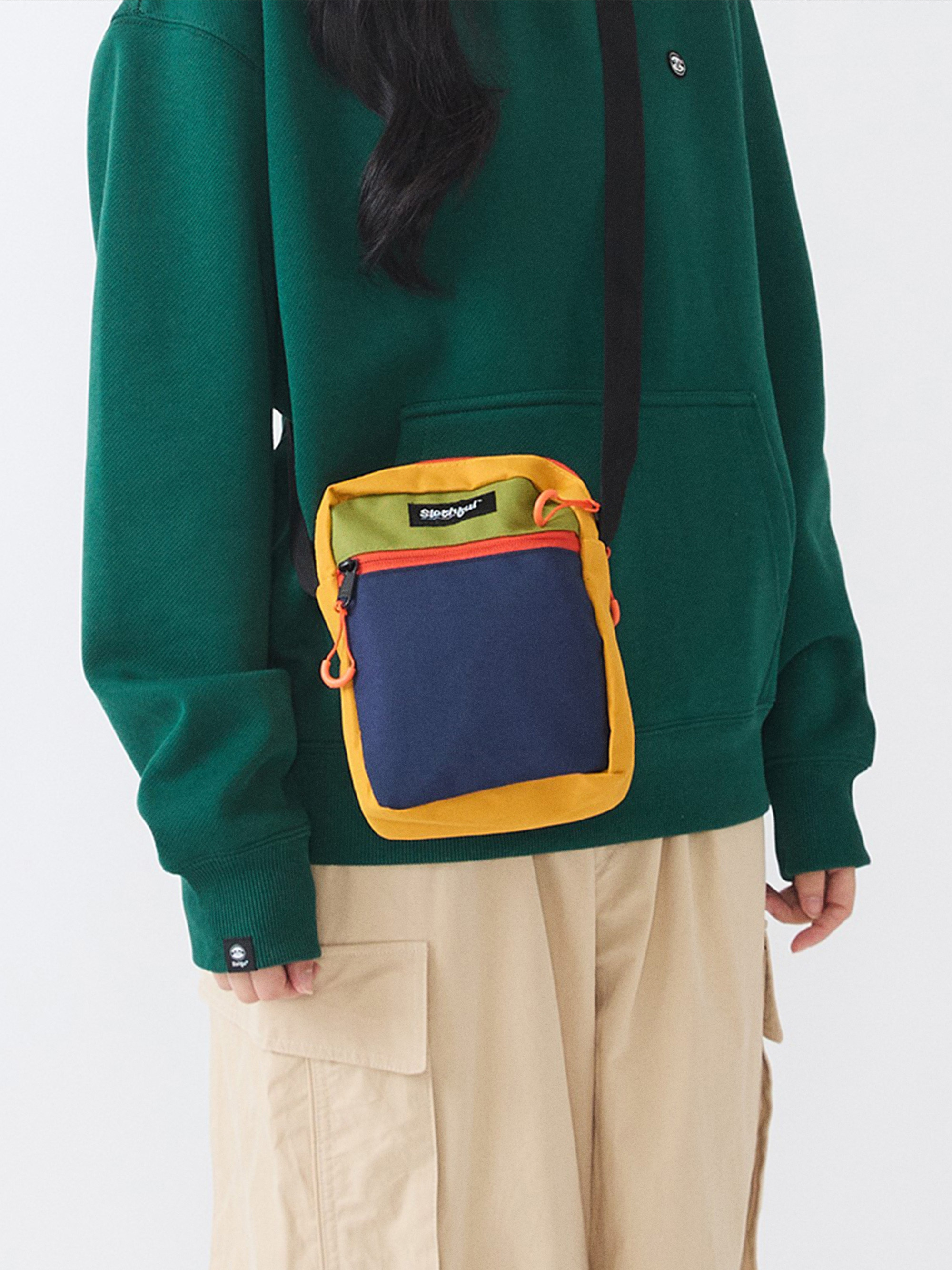 撞色旅行斜背小包