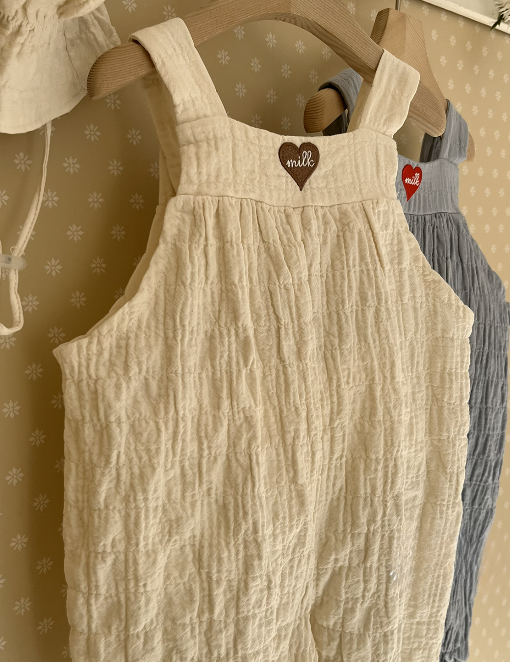 皺皺愛心刺繡吊帶褲