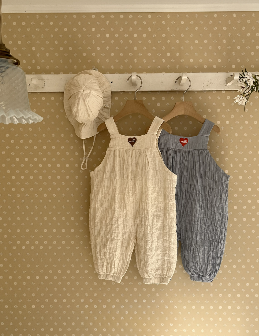 皺皺愛心刺繡吊帶褲