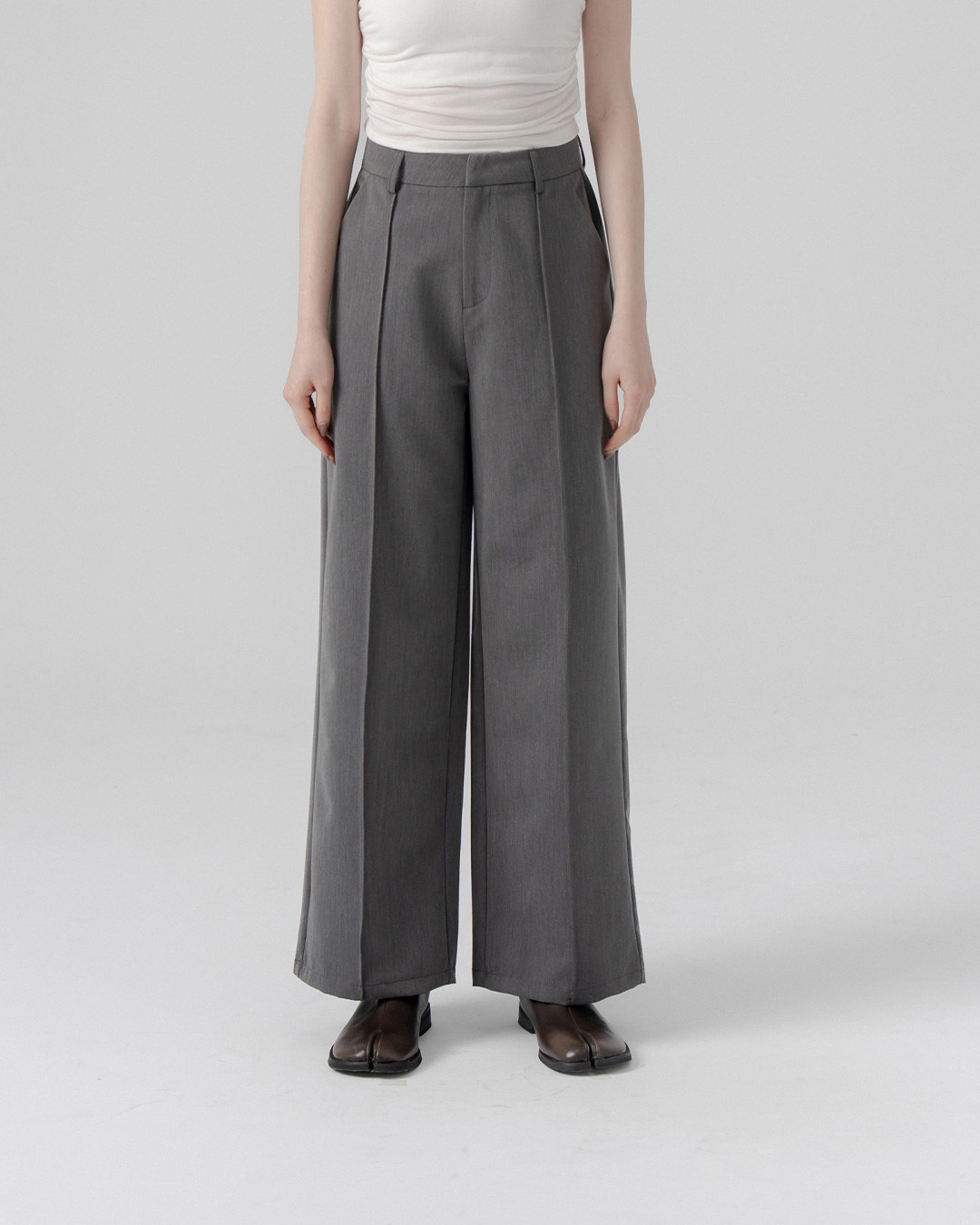 Low-waisted suit trousers with pleats - Dark gray S/M/L【04030521】in stock+pre-order
