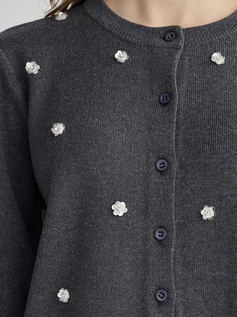 可愛立體小花造型圓領排釦上衣罩衫 / 3色 (Elegant & Love)