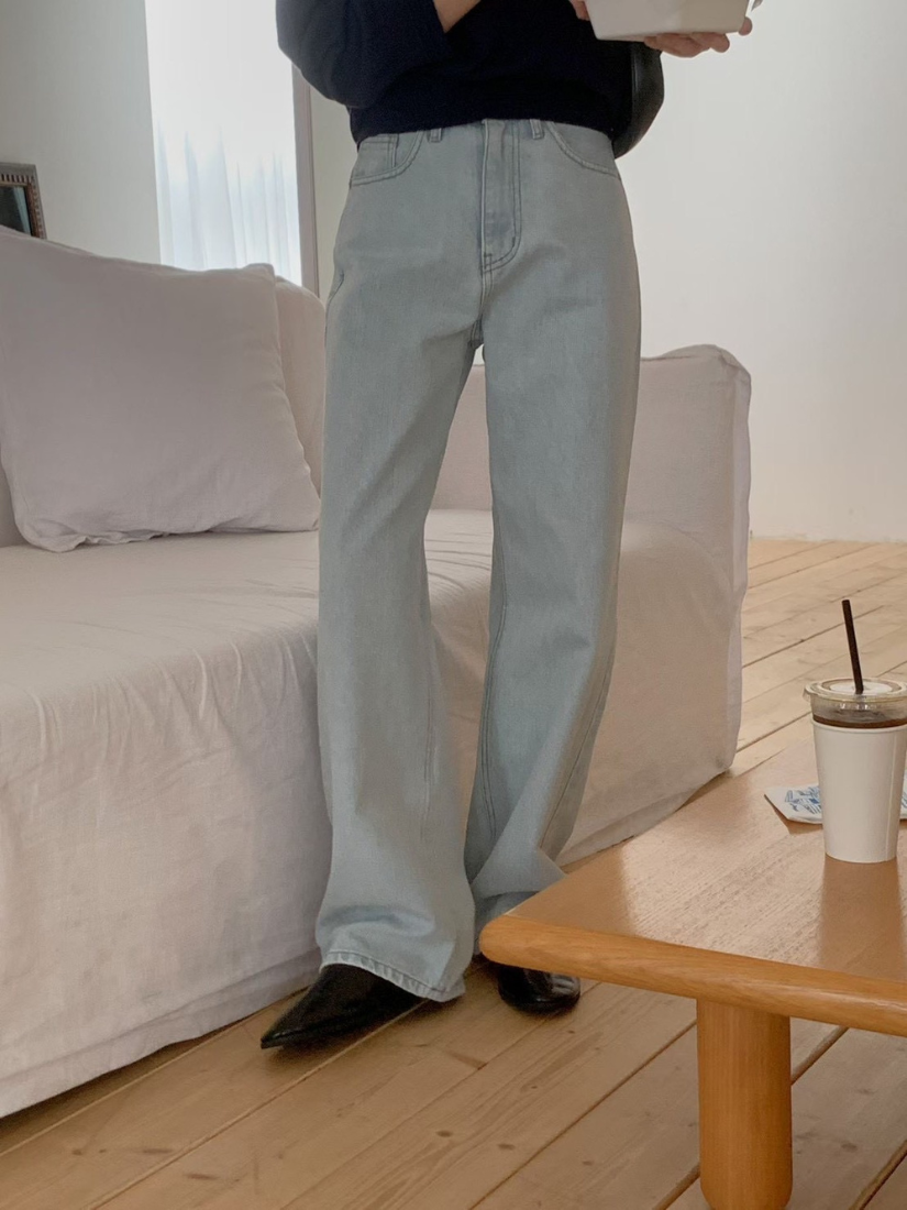 Trinity Light Wash Straight Jeans [ Light Denim / S,M ]