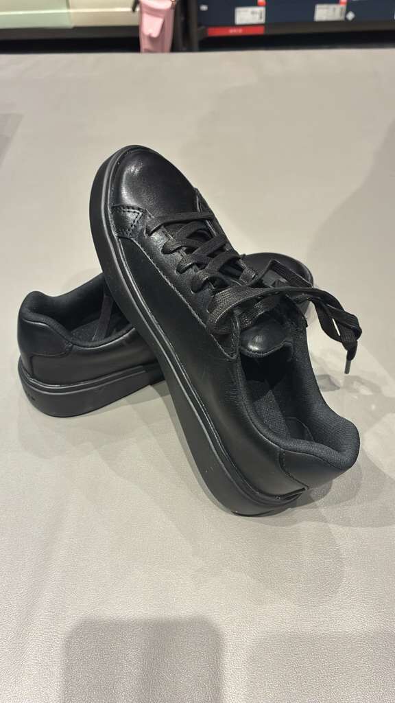 WE009 Cole Haan GrandPrO Topspin 黑色皮革運動鞋