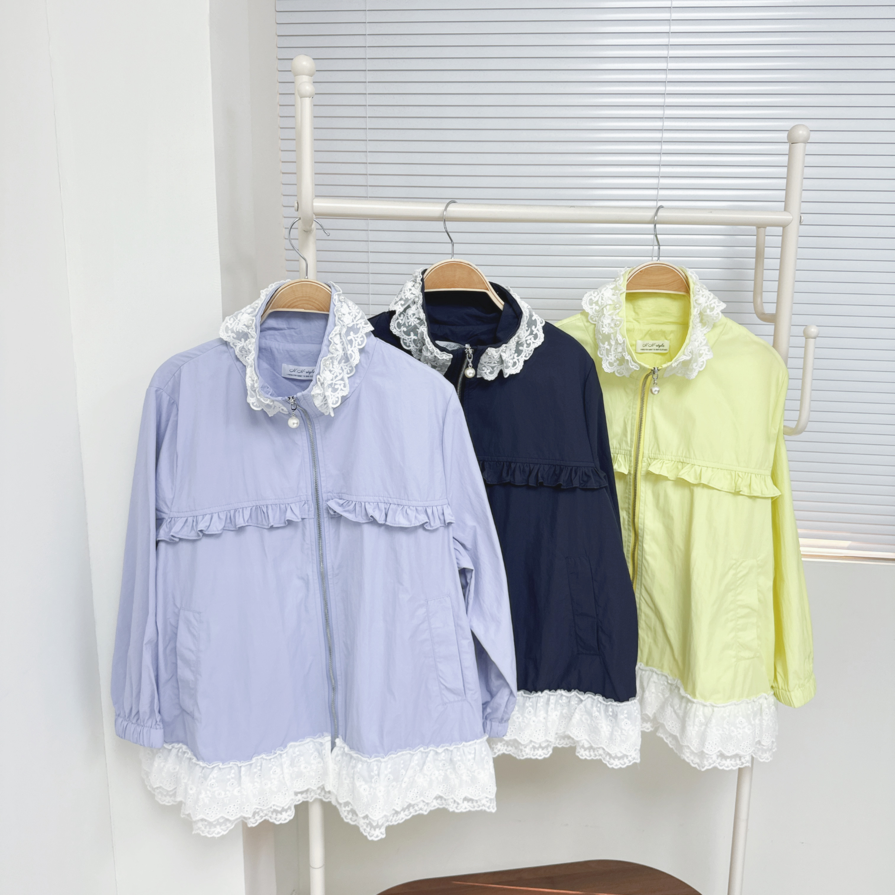 【廠家制】Lace珍珠邊風衣外套