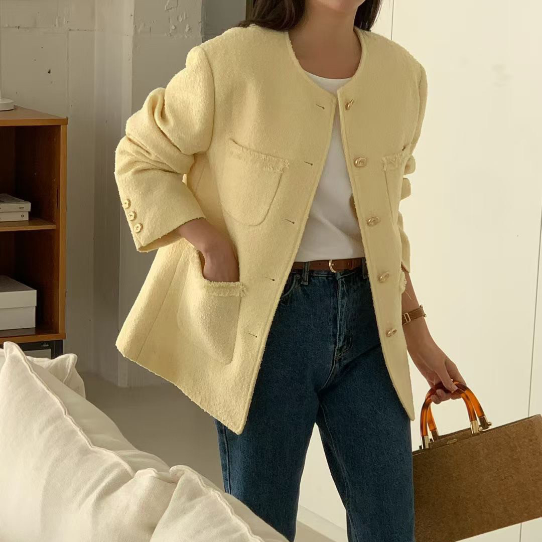 檸檬奶昔滾邊四口袋造型圓領小香外套 / 2色