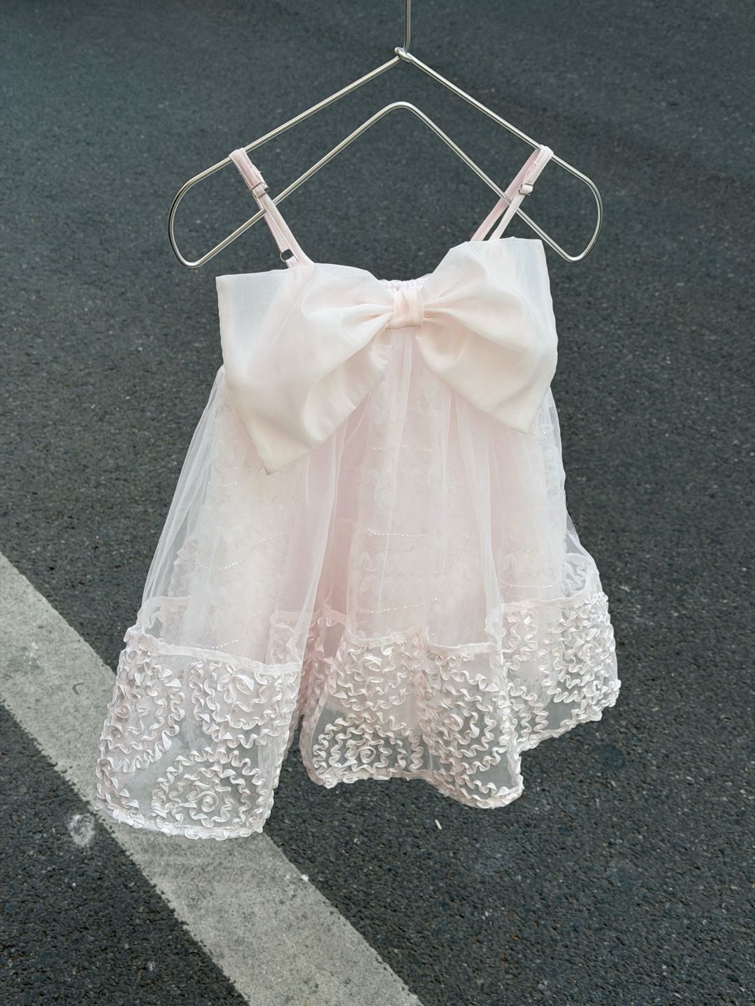 大蝴蝶結細肩帶洋裝