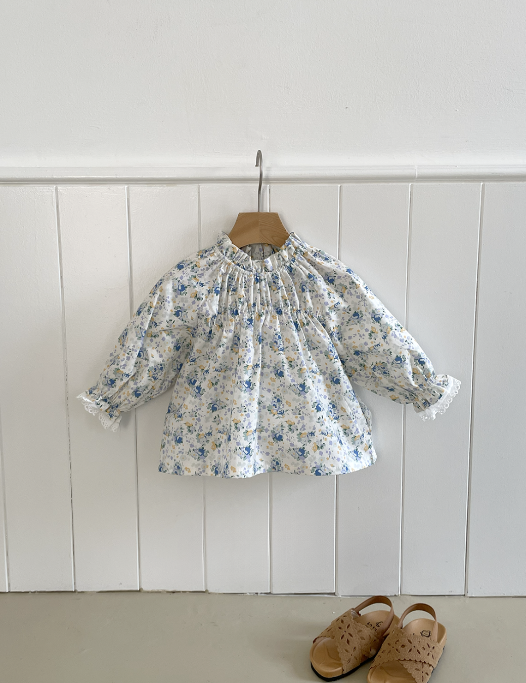 復古蕾絲細褶傘襬上衣（浪漫碎花）