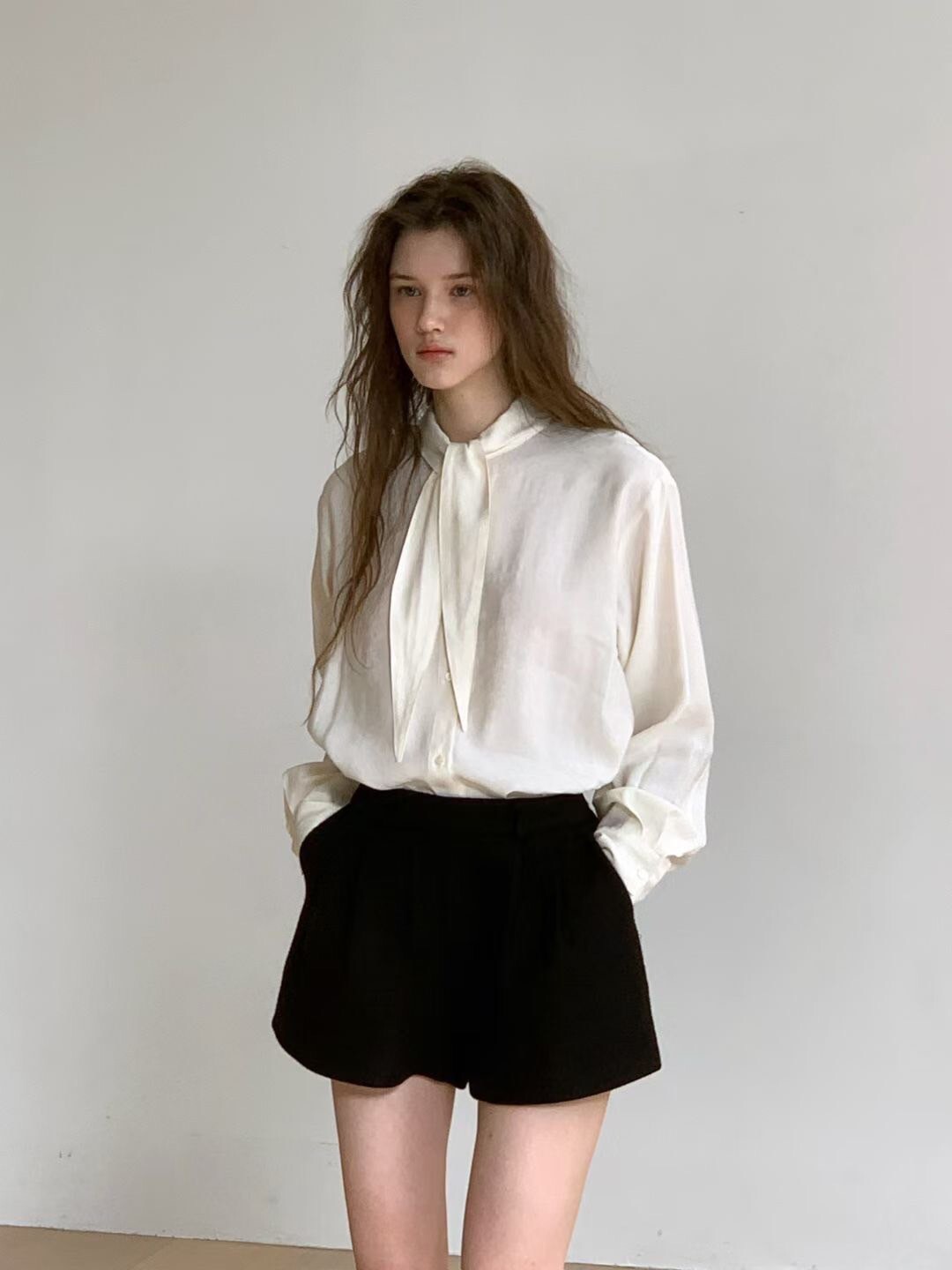 後腰鬆緊打摺造型西裝短褲-F / 2色