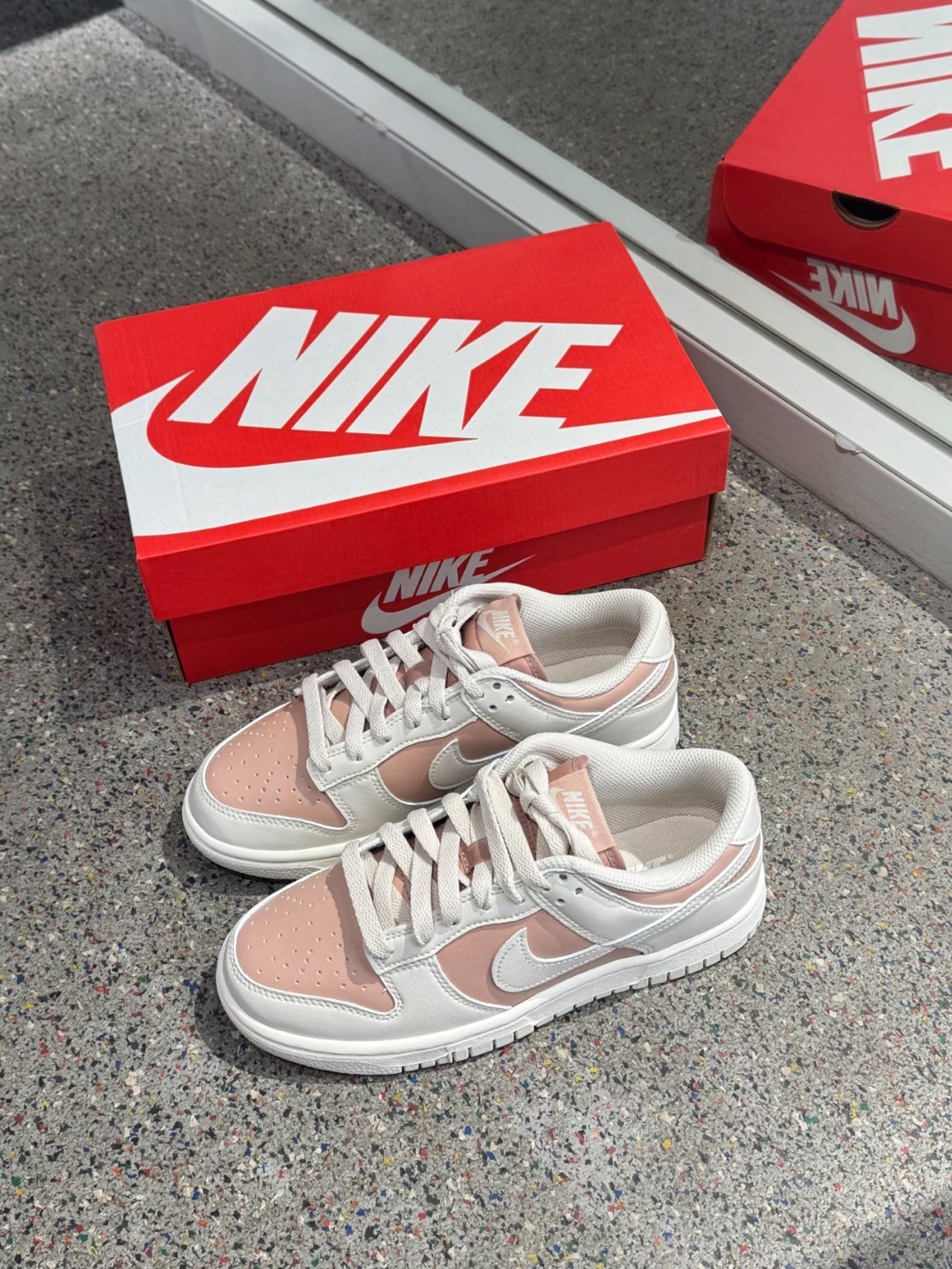 NIKE DUNK LOW 女款 奶茶粉