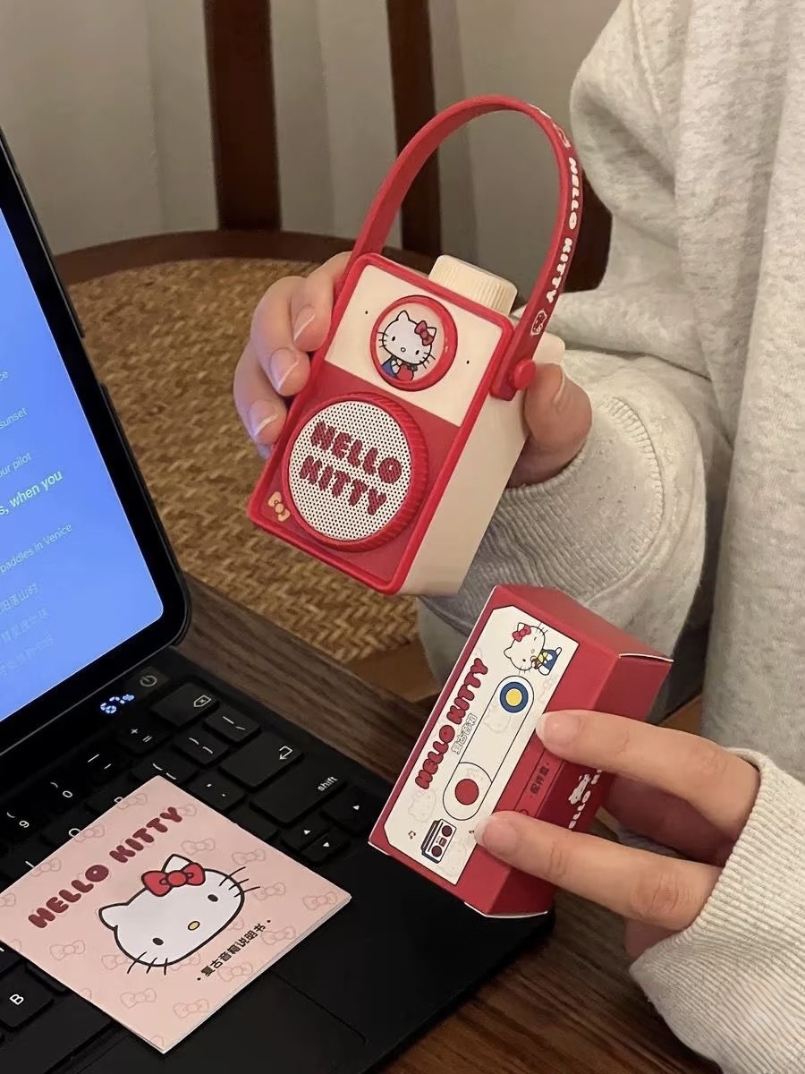 (預購）三麗鷗SANRIO HELLO KITTY 復古音響 藍芽喇叭