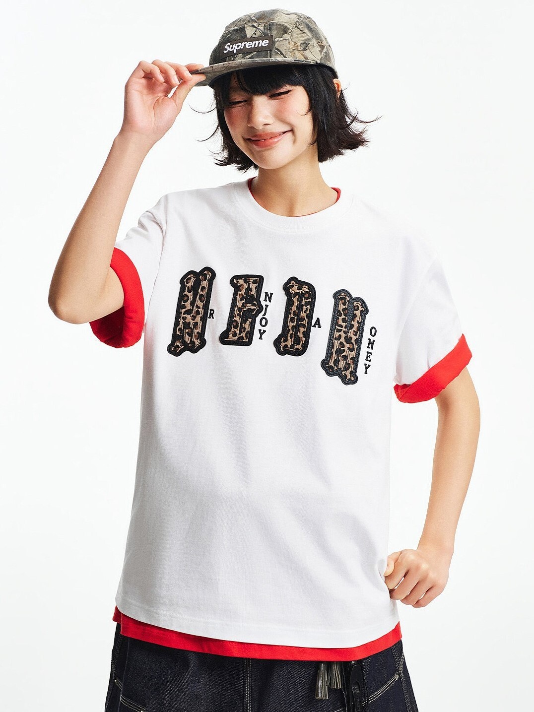 MEDM 胸前雙層皮豹紋 貼布字母Logo 休閒圓領 短袖T