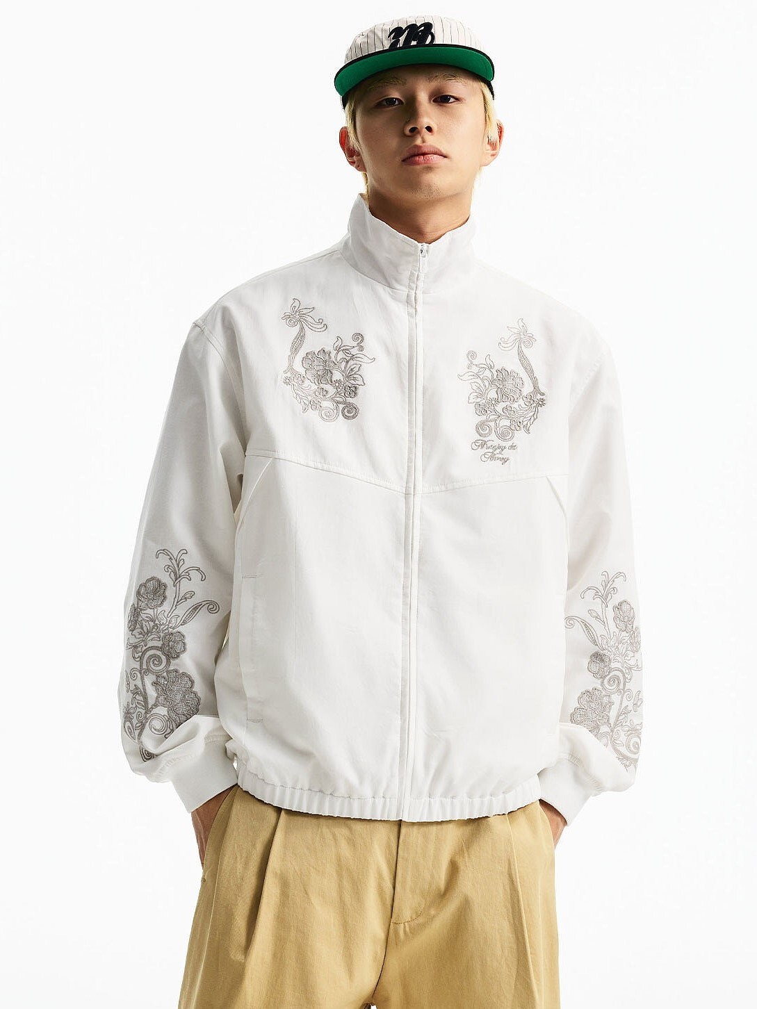 MEDM  花朵 字母刺繡Logo 休閒寬鬆 立領運動夾克 外套