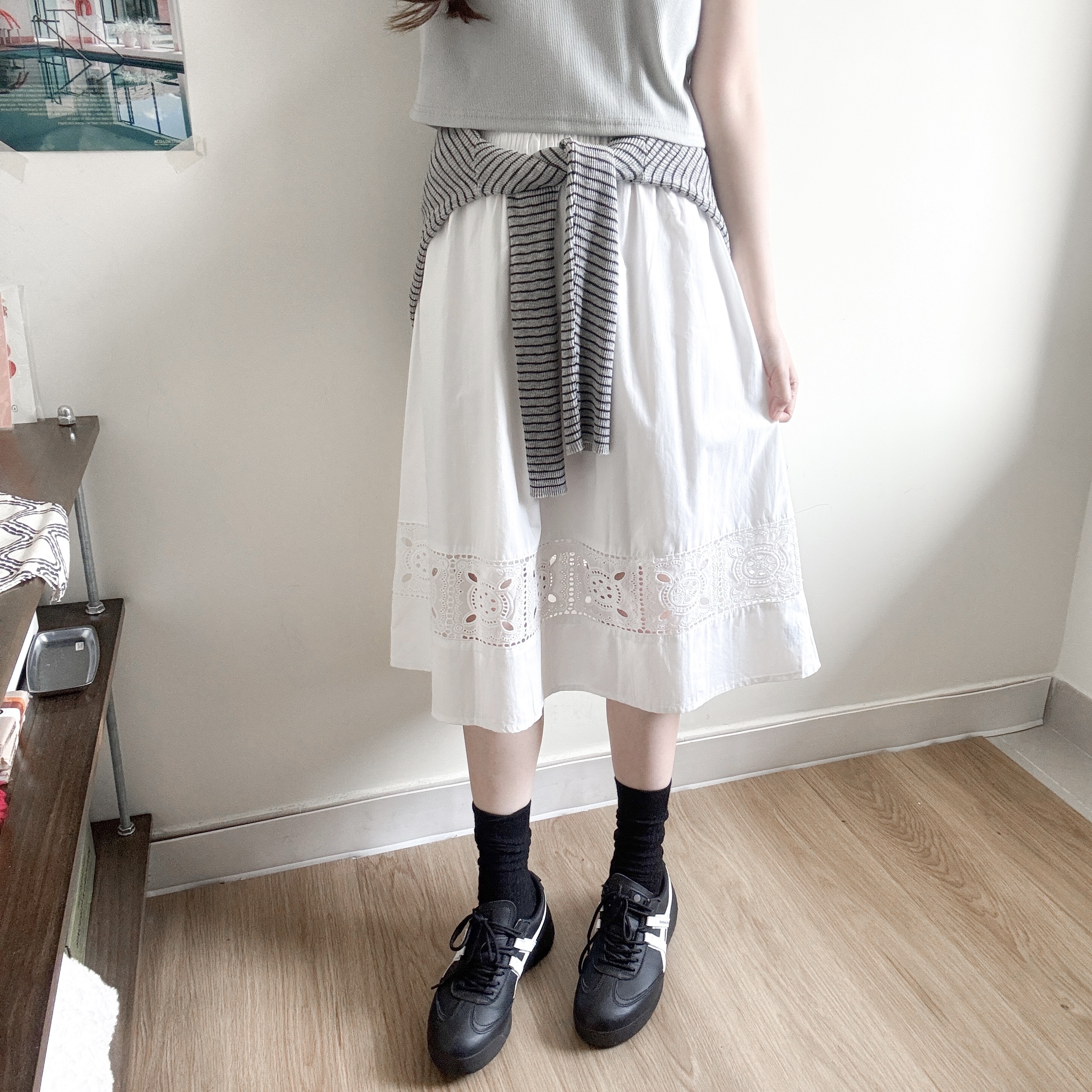 刺繡通花小白裙