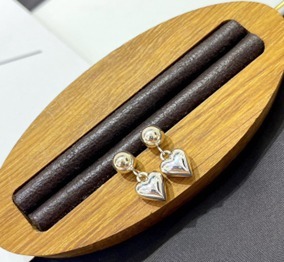 CF7036  1F274   耳钉