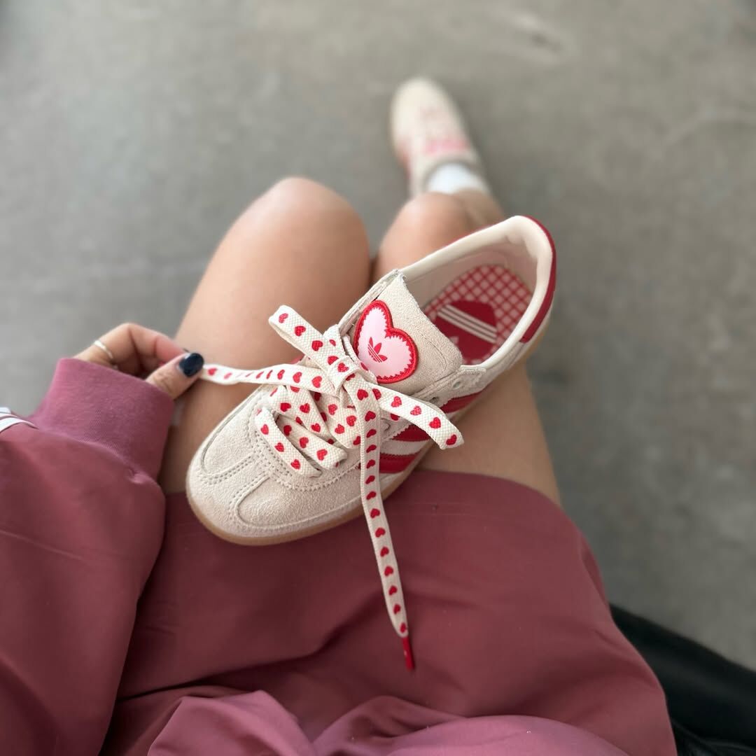 【Luxury】 ADIDAS HANDBALL SPEZIAL 燕麥奶油 紅色 粉紅 愛心 焦糖底 女鞋 KH9044 2026 情人節限定
