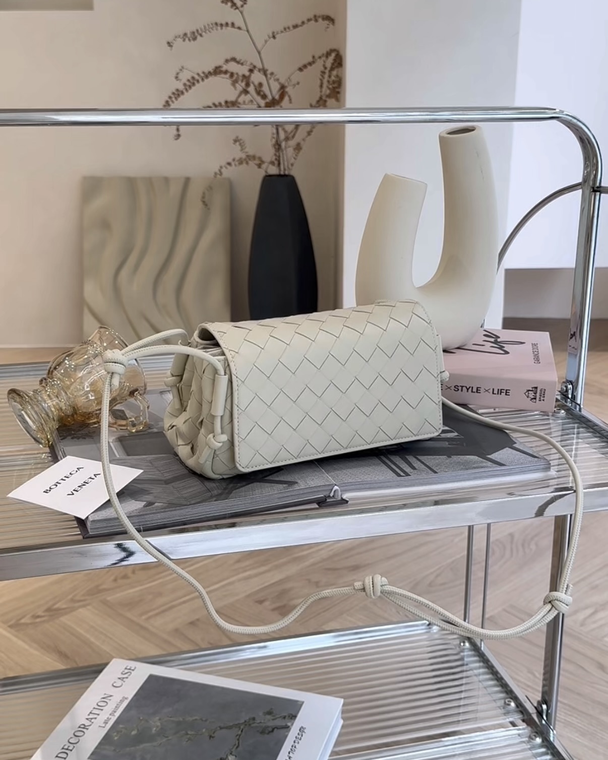 BV｜NOTTURON 經典編織斜挎包 白色