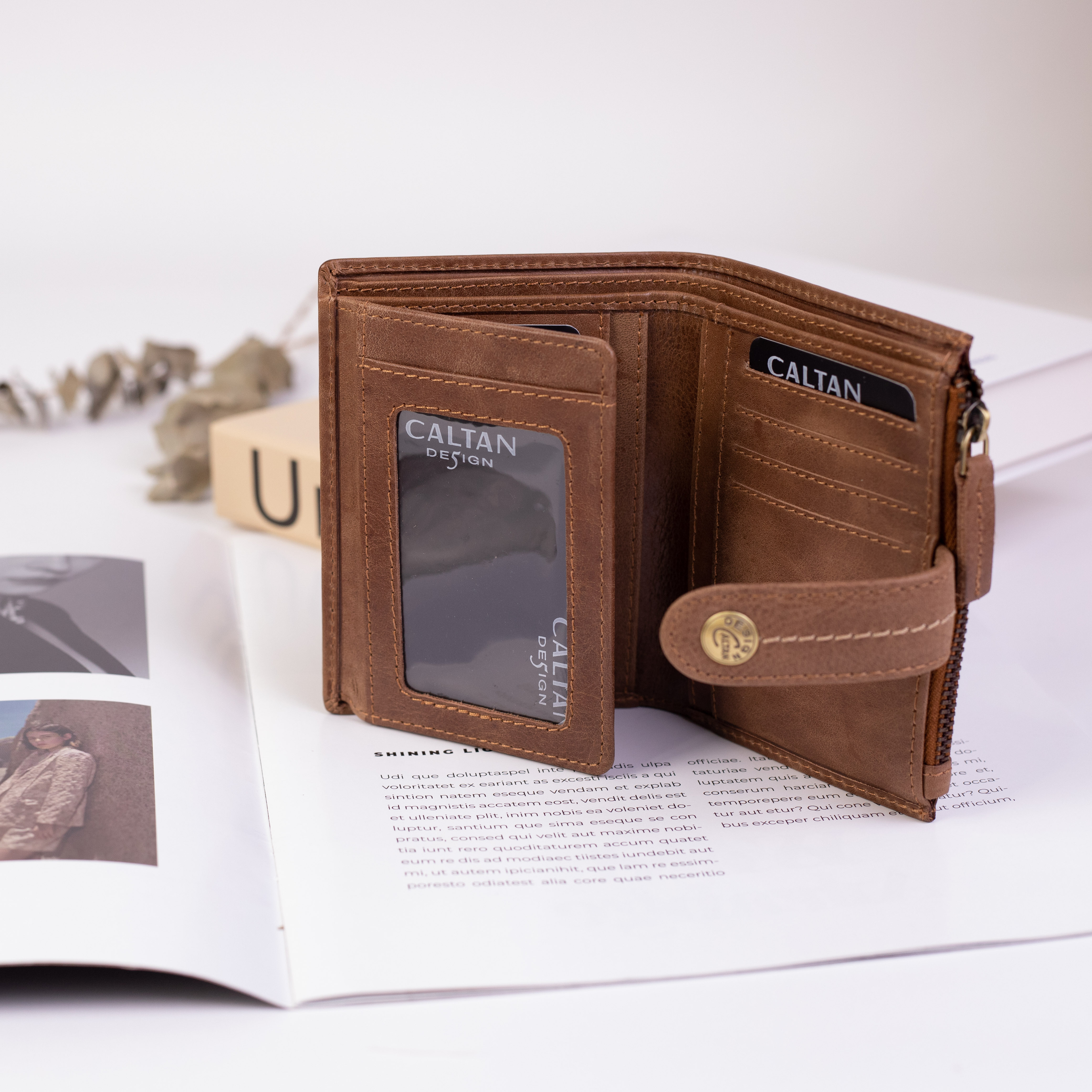 『新品上市』老爺有喜 雙拉鍊扣式英倫風短夾(075022lt)