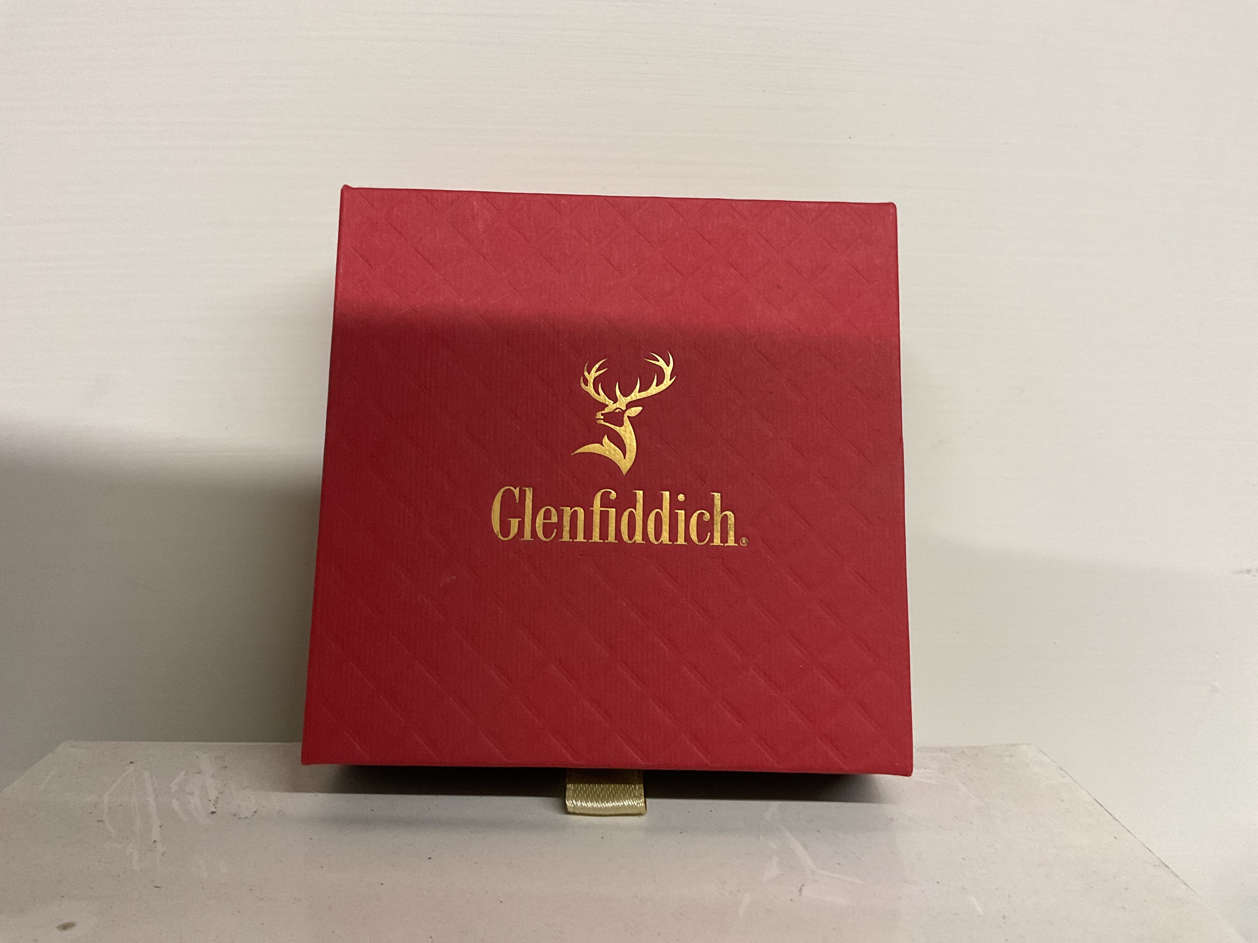 格蘭菲迪 鹿頭徽章