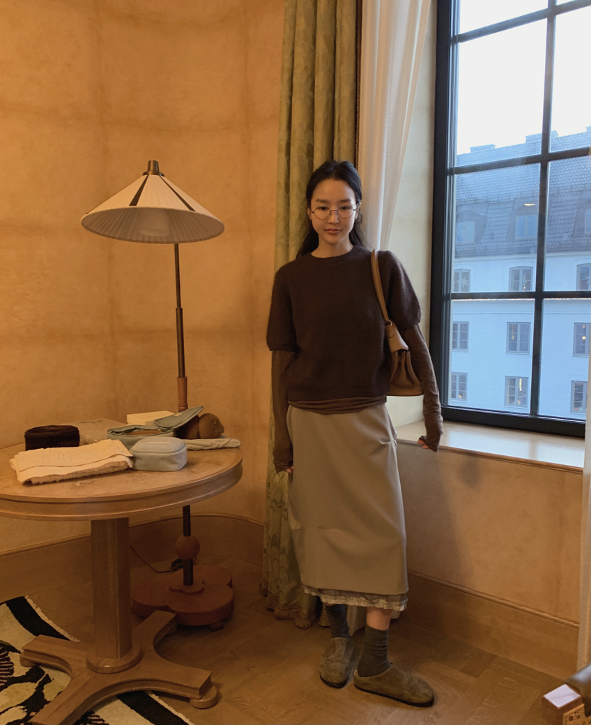 Carla 個性風花邊直筒裙 [ 2色 / Free ]