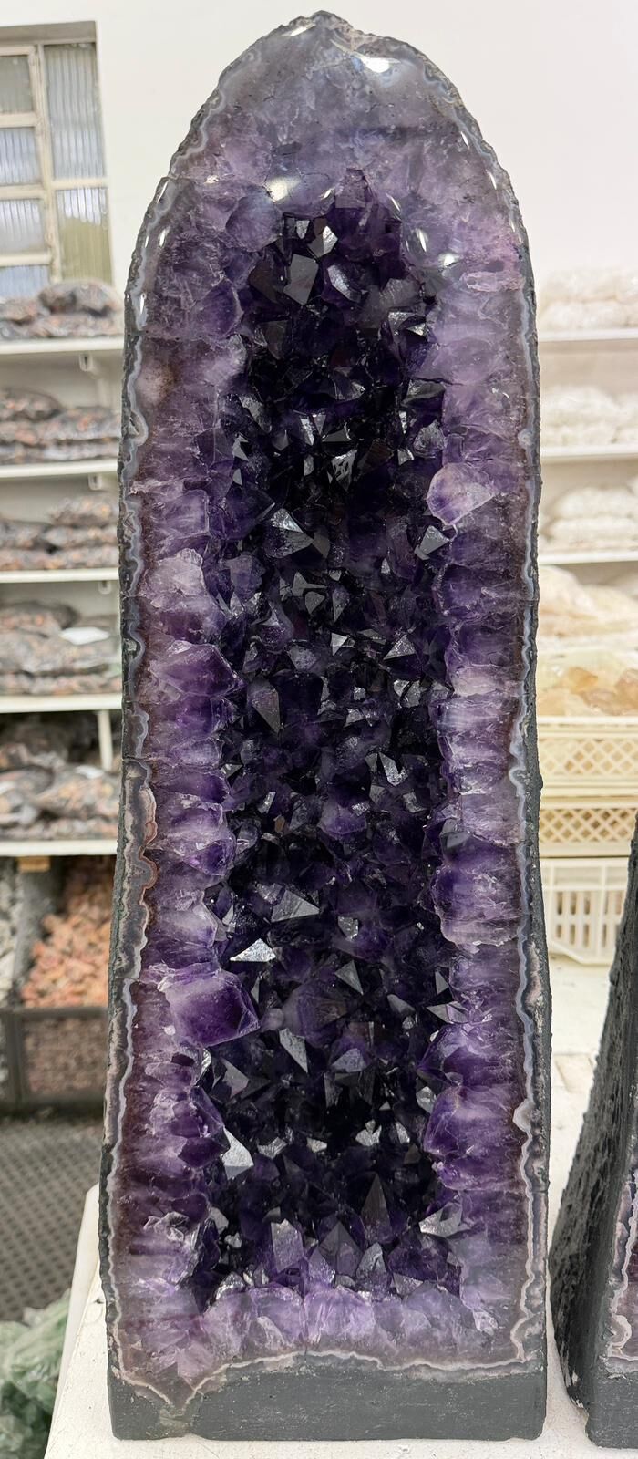 WH001 水晶洞 SS1 65 × 22 cm 33.9 kg