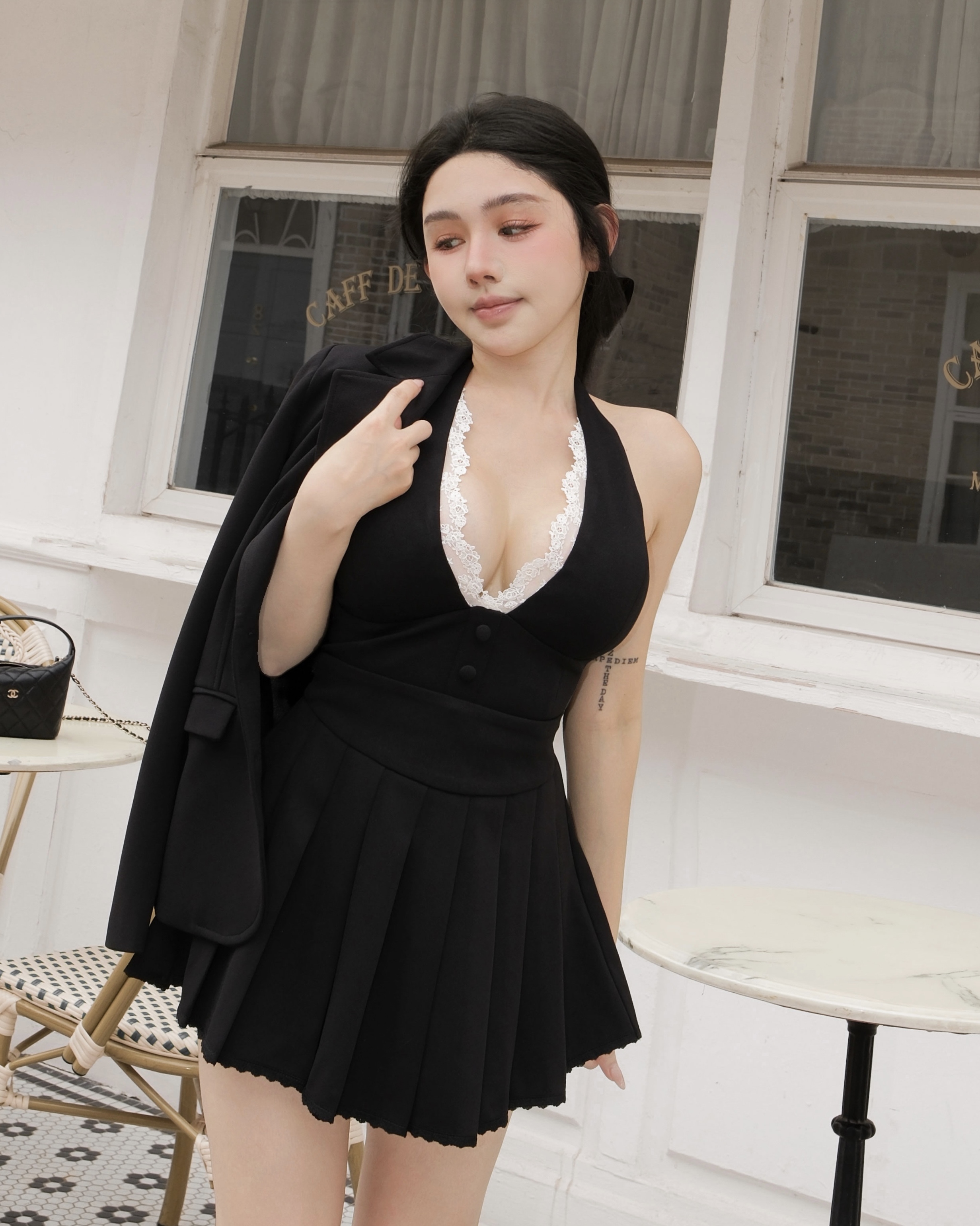 訂製-浪漫掛脖蕾絲短上衣