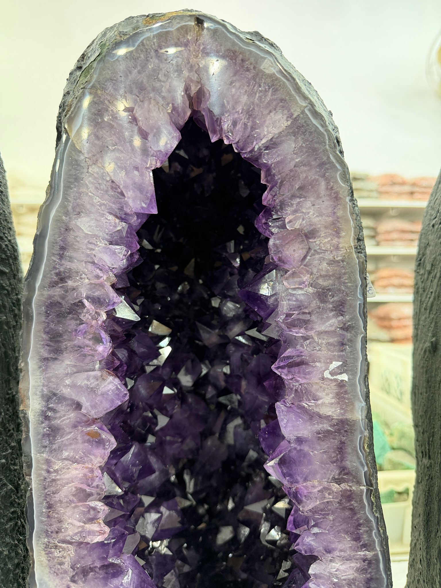 WH006 水晶洞 SS6 約 53 × 19 cm 約 30 kg