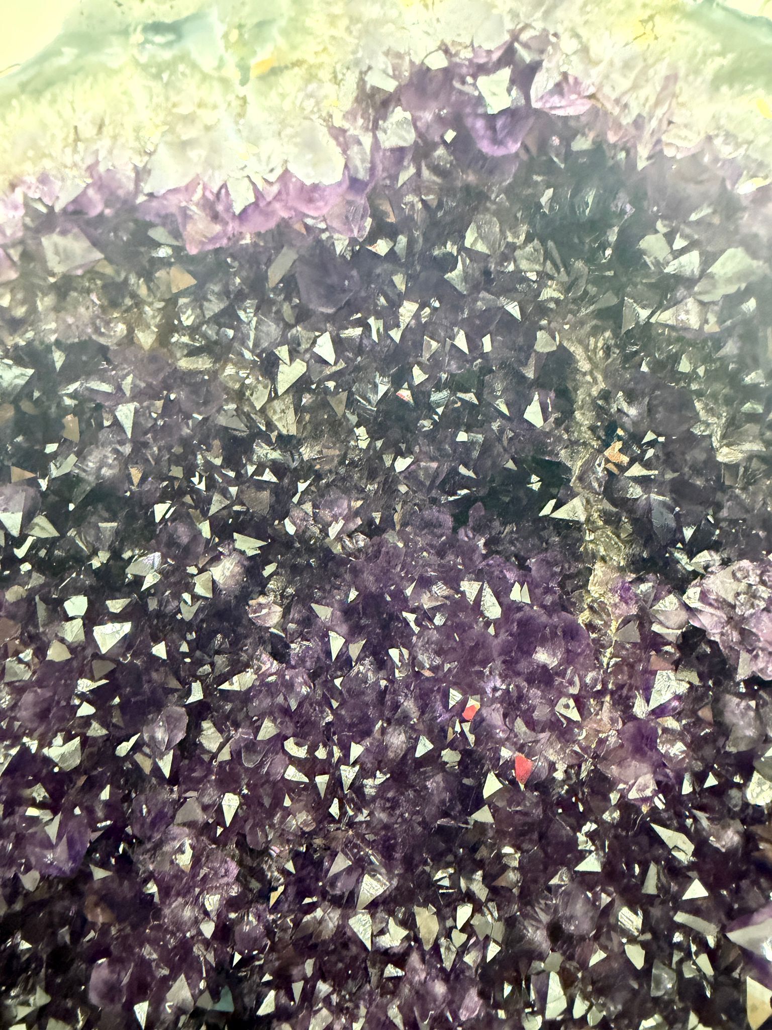 WH012 水晶洞 SS12 約 42 × 29 cm 約 28.8 kg