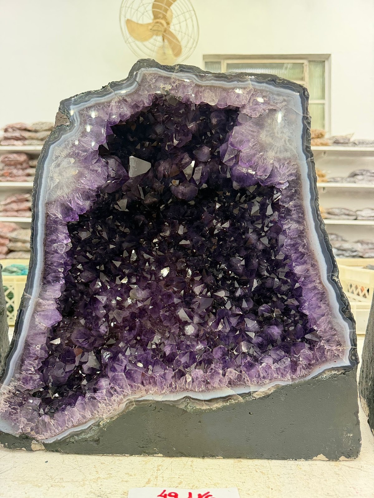 WH013 水晶洞 SS13 約 40 × 40 cm 約 49.1 kg