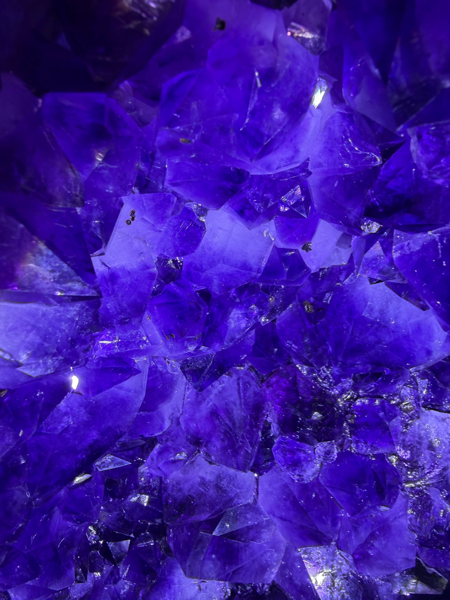 WH017 水晶洞 SS17 約 35 × 40 cm 約 35 kg