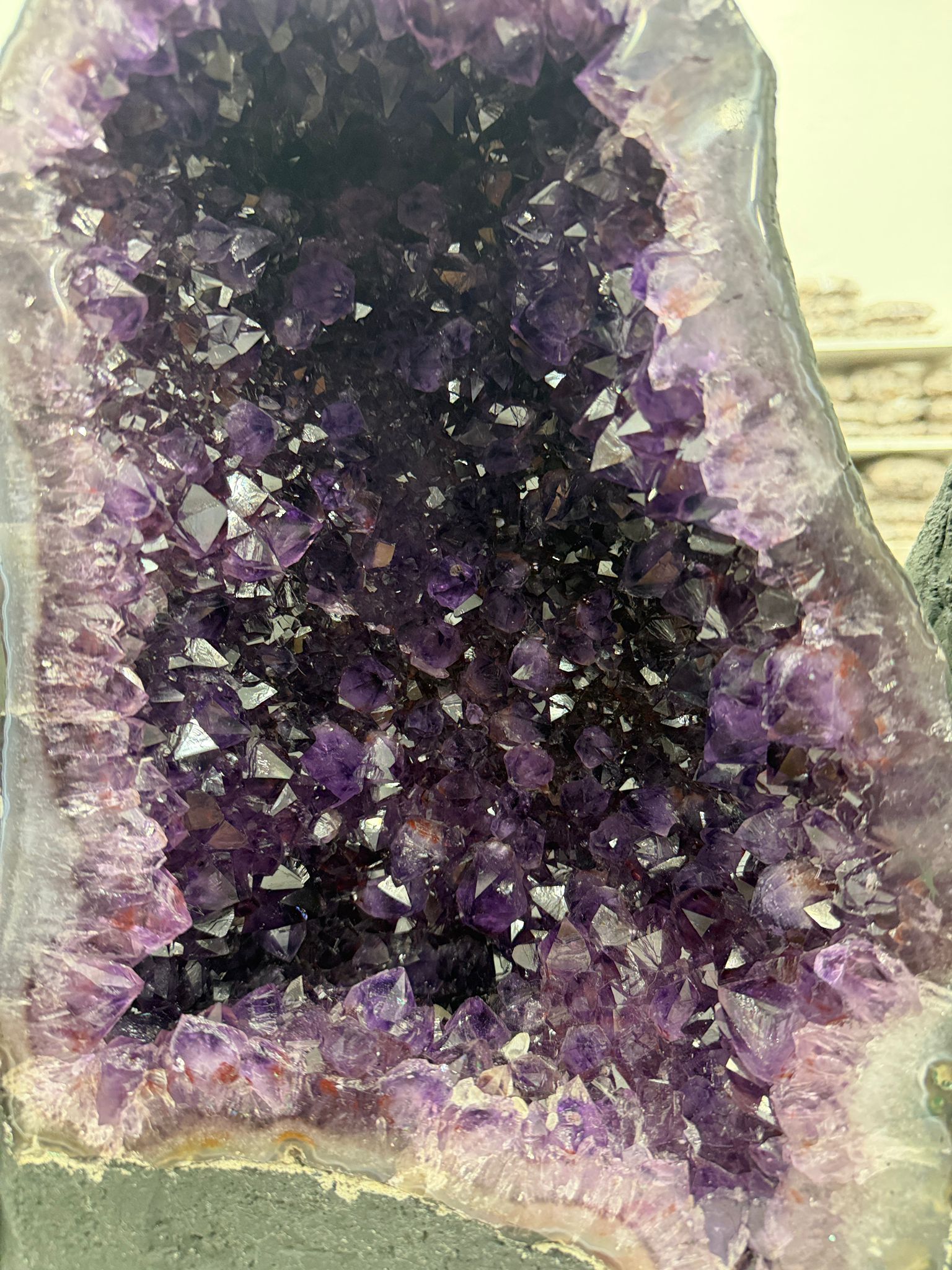 WH019 水晶洞 SS19 約 40 × 26 cm 約 21 kg