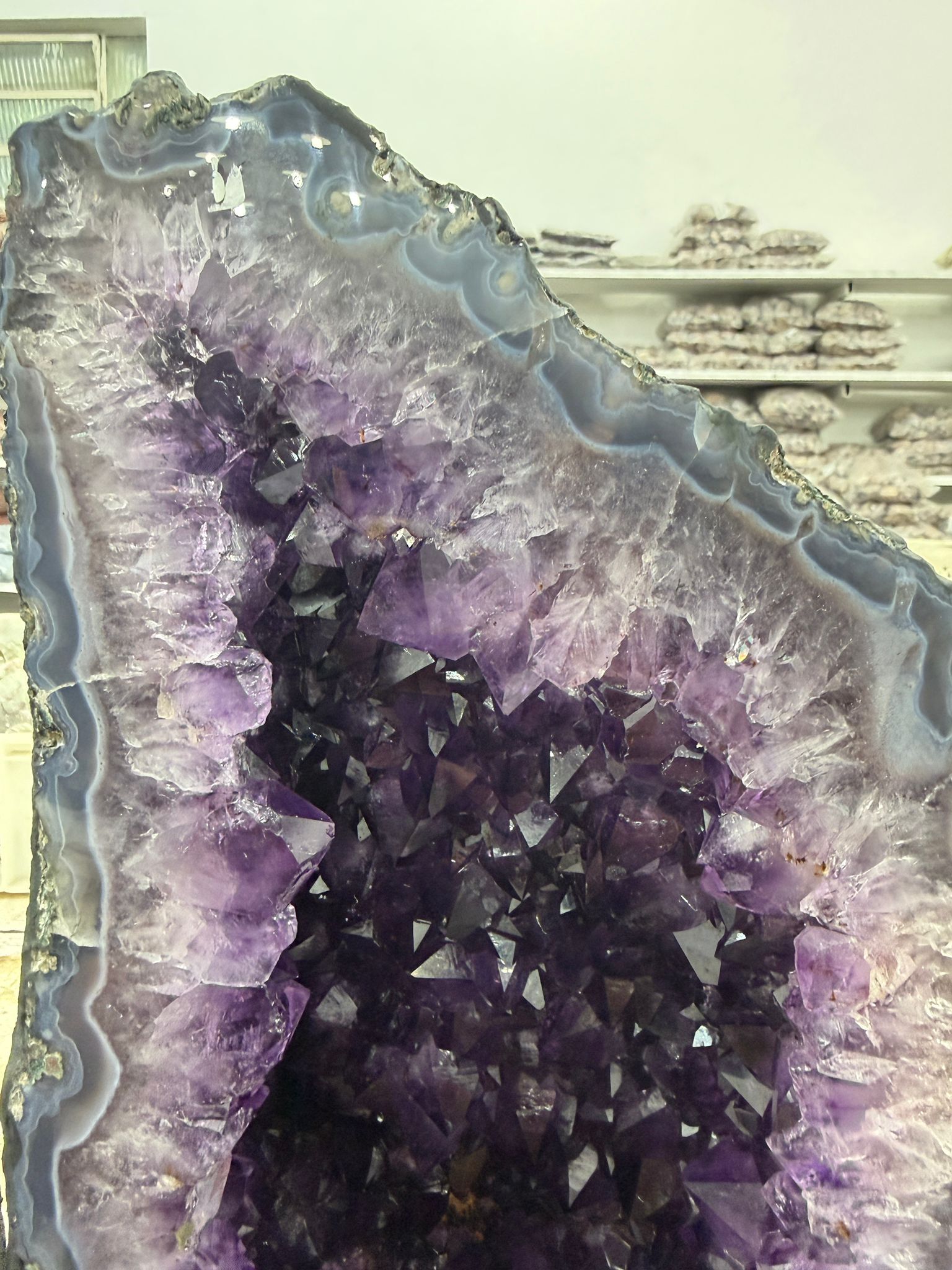 WH020 水晶洞 SS20 約 41 × 21 cm 約 24.5 kg