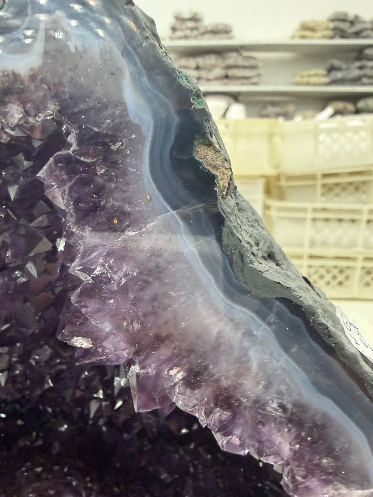 WH023 水晶洞 SS23 約 26 × 29 cm 約 16 kg