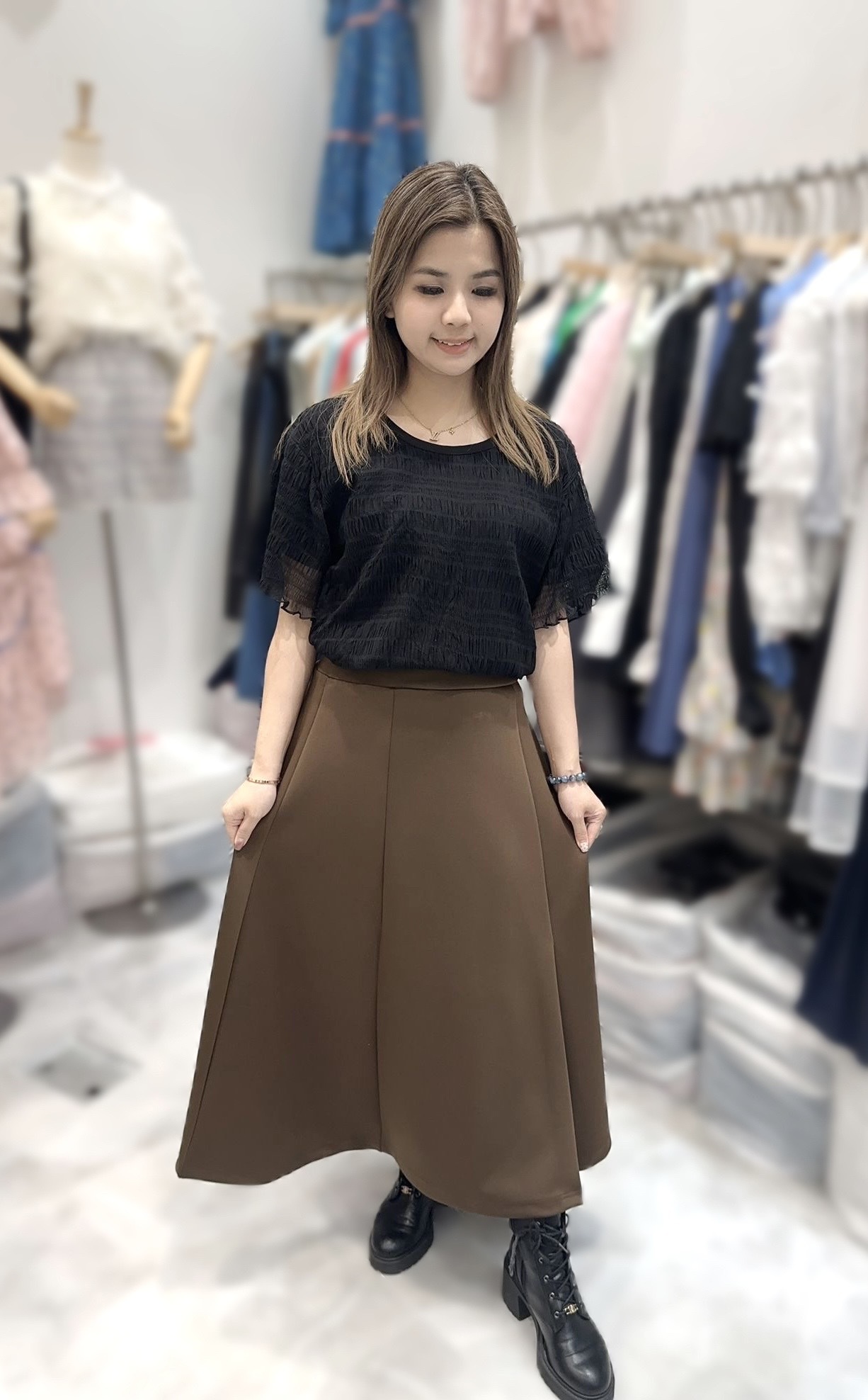 SC17 下身 裙 腰26-42 HIP44 長31.5 $379 (一口價)