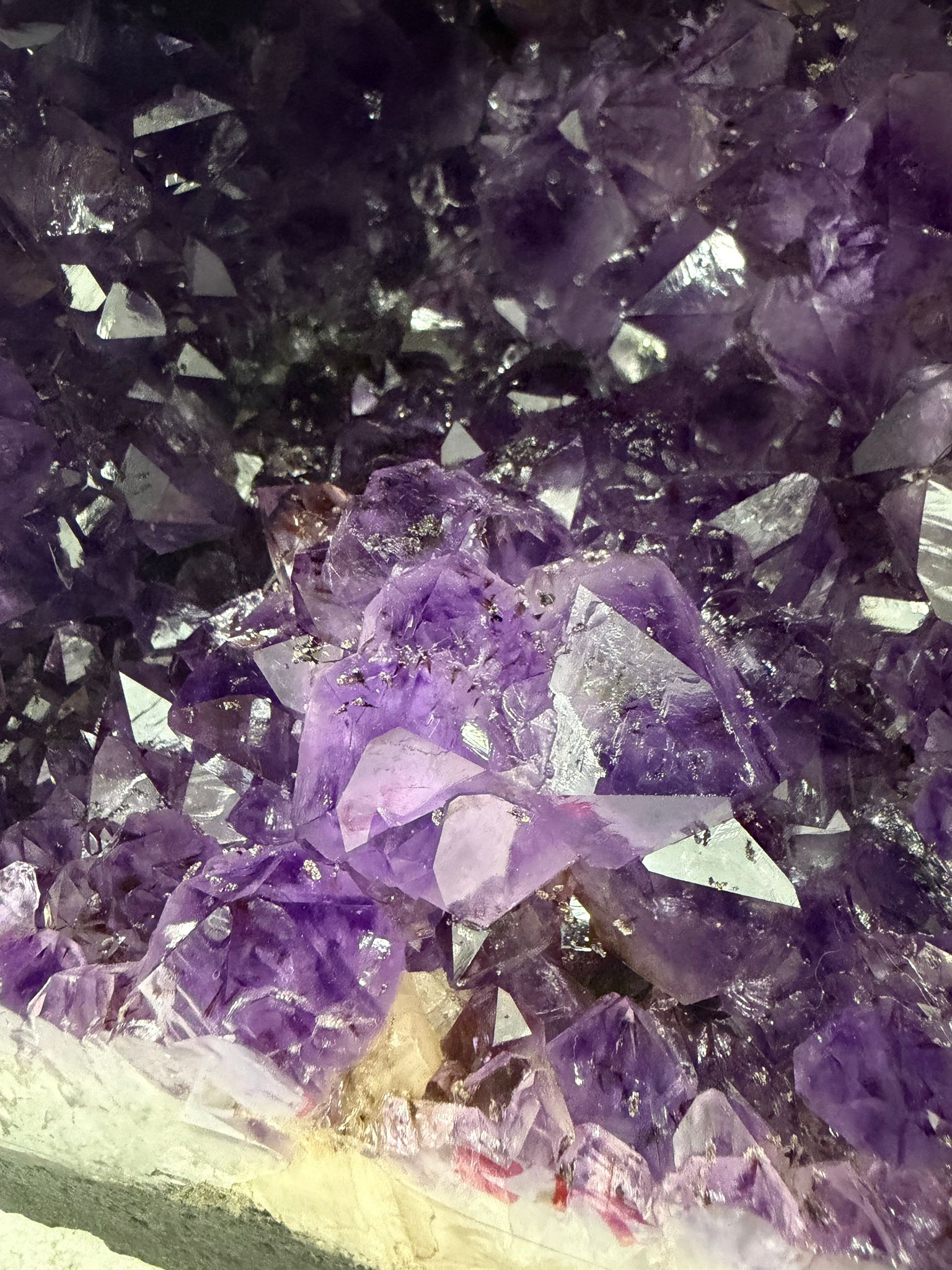 WH027 水晶洞 SS27約 24 × 23 cm 約 19.5 kg