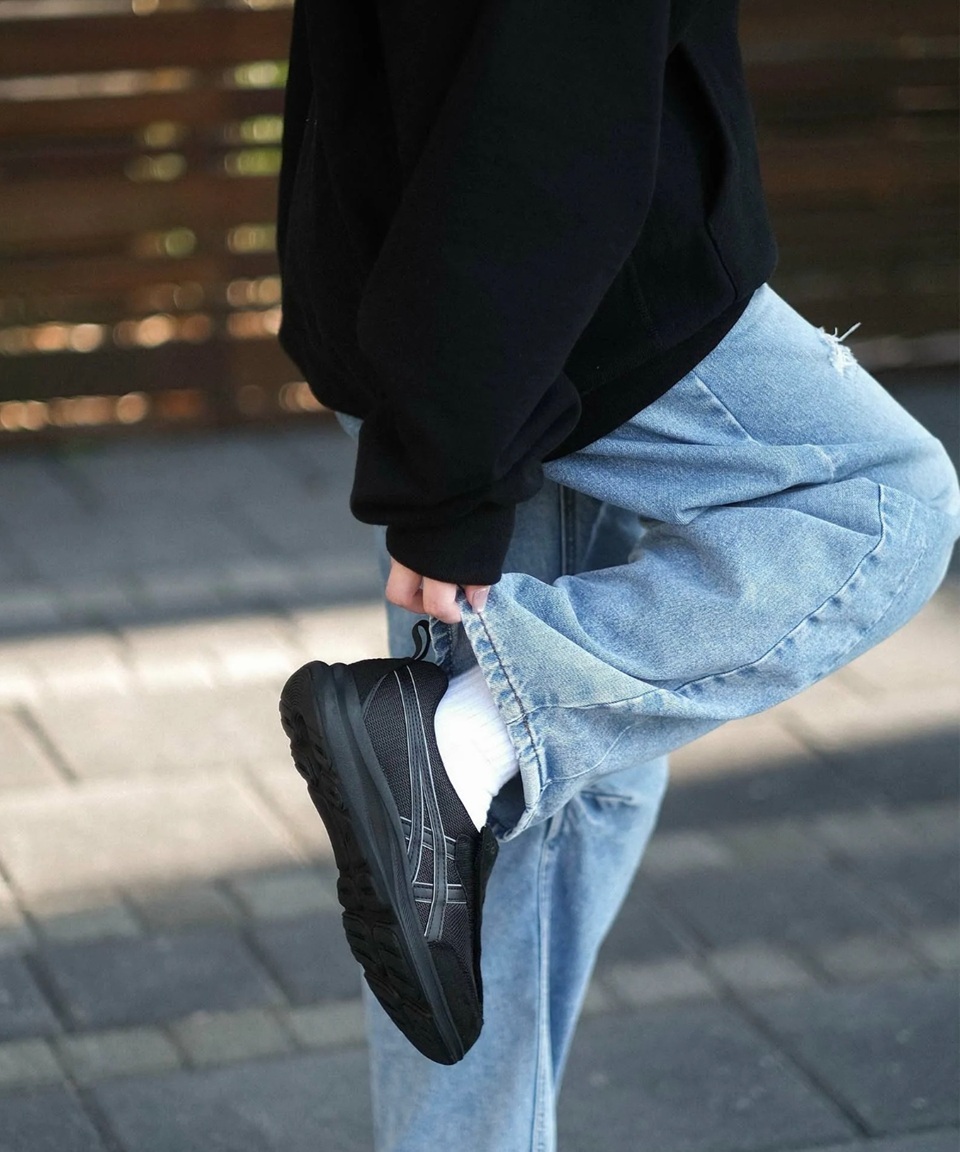 [預訂] ASICS Life Walker | Black
